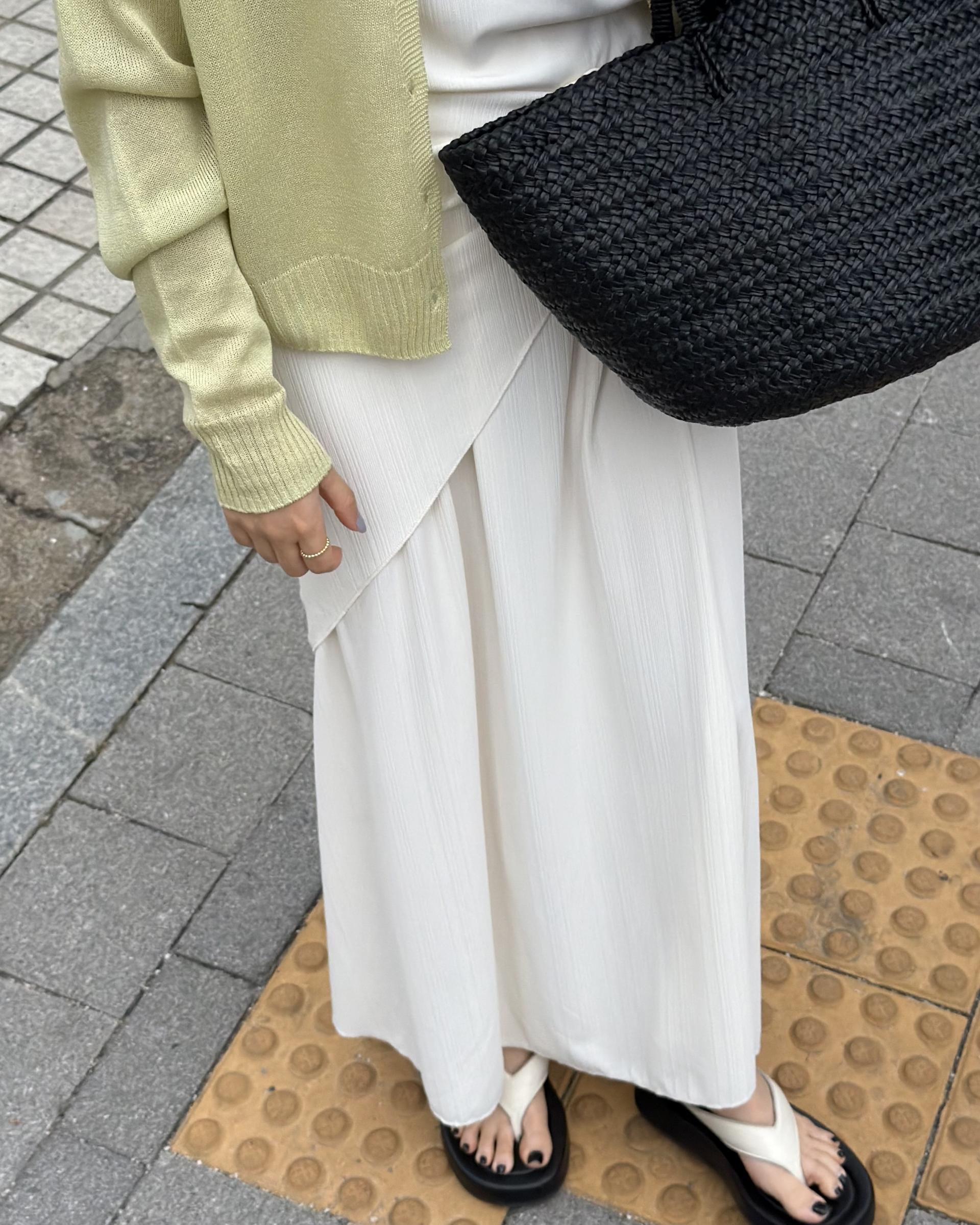 noodle skit (cream/black)