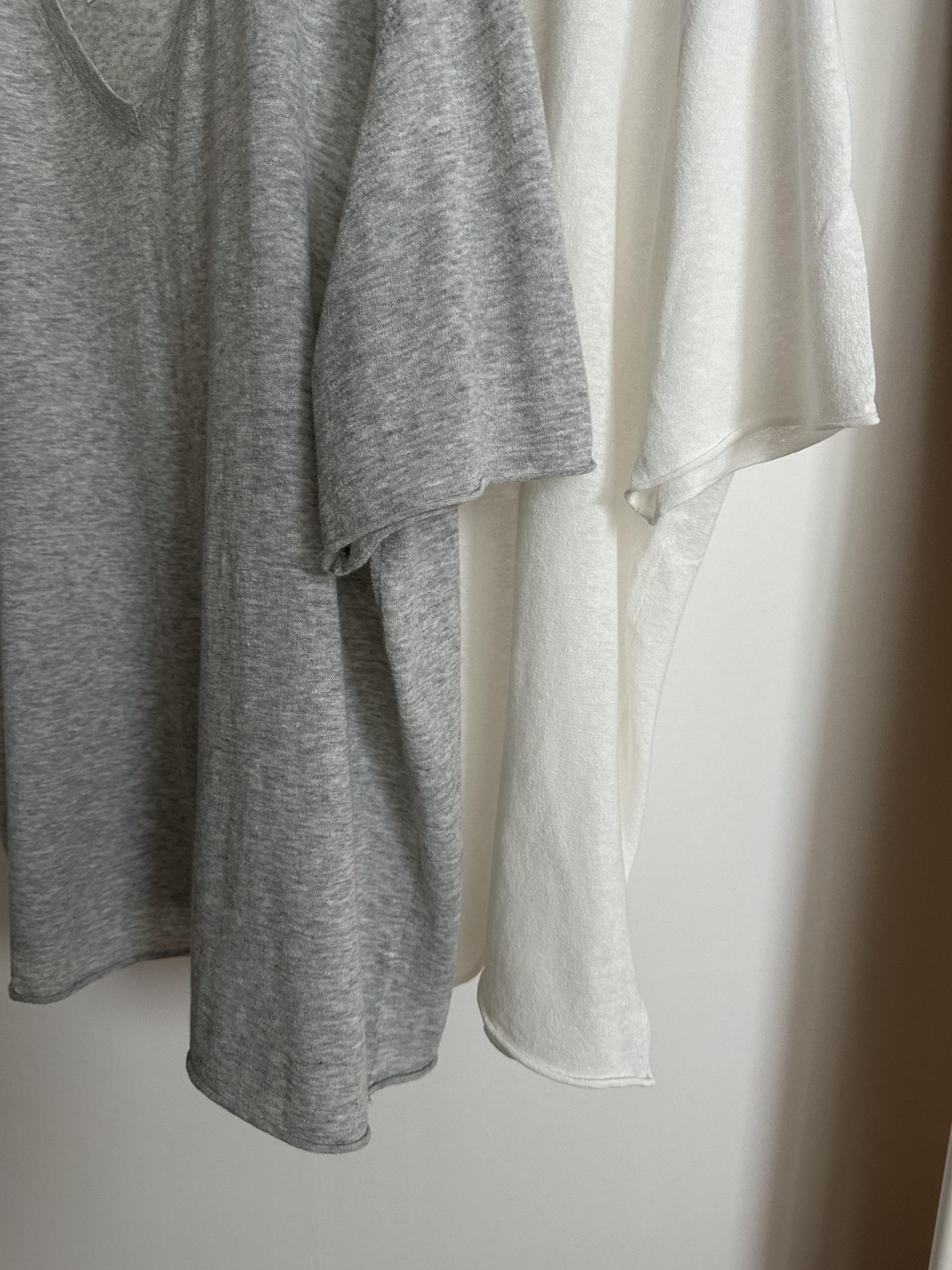 calm v-neck knit (grey/cream)