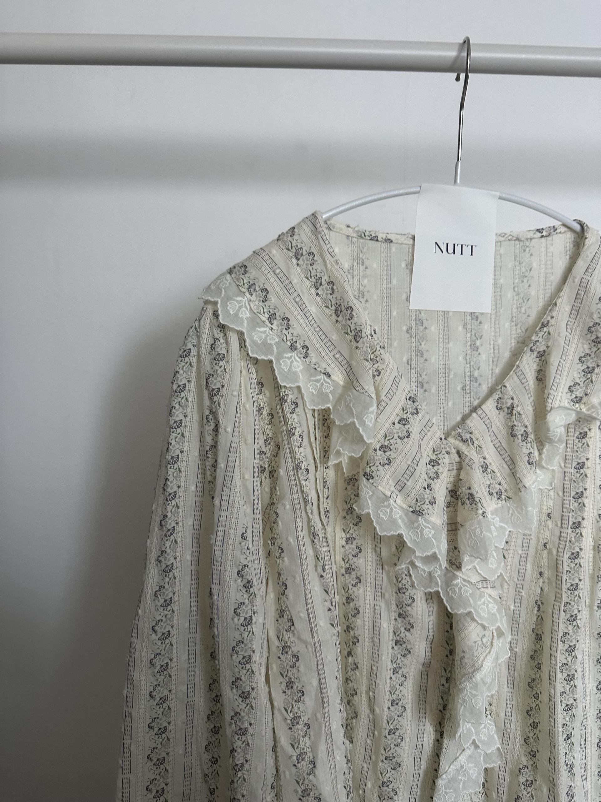 cottage ruffle lace blouse (flower)