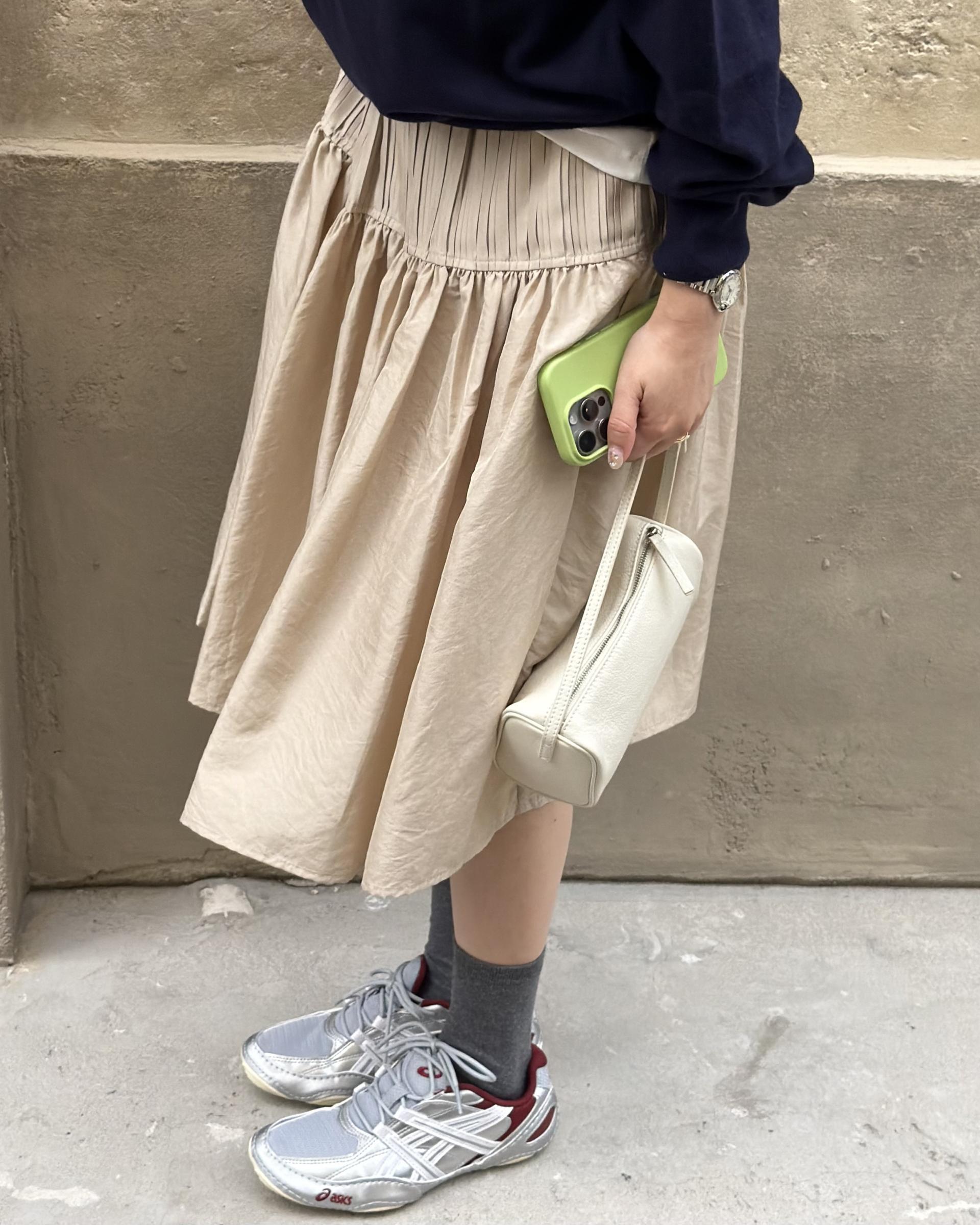 marge pintuck skirt (milk beige/charcoal)