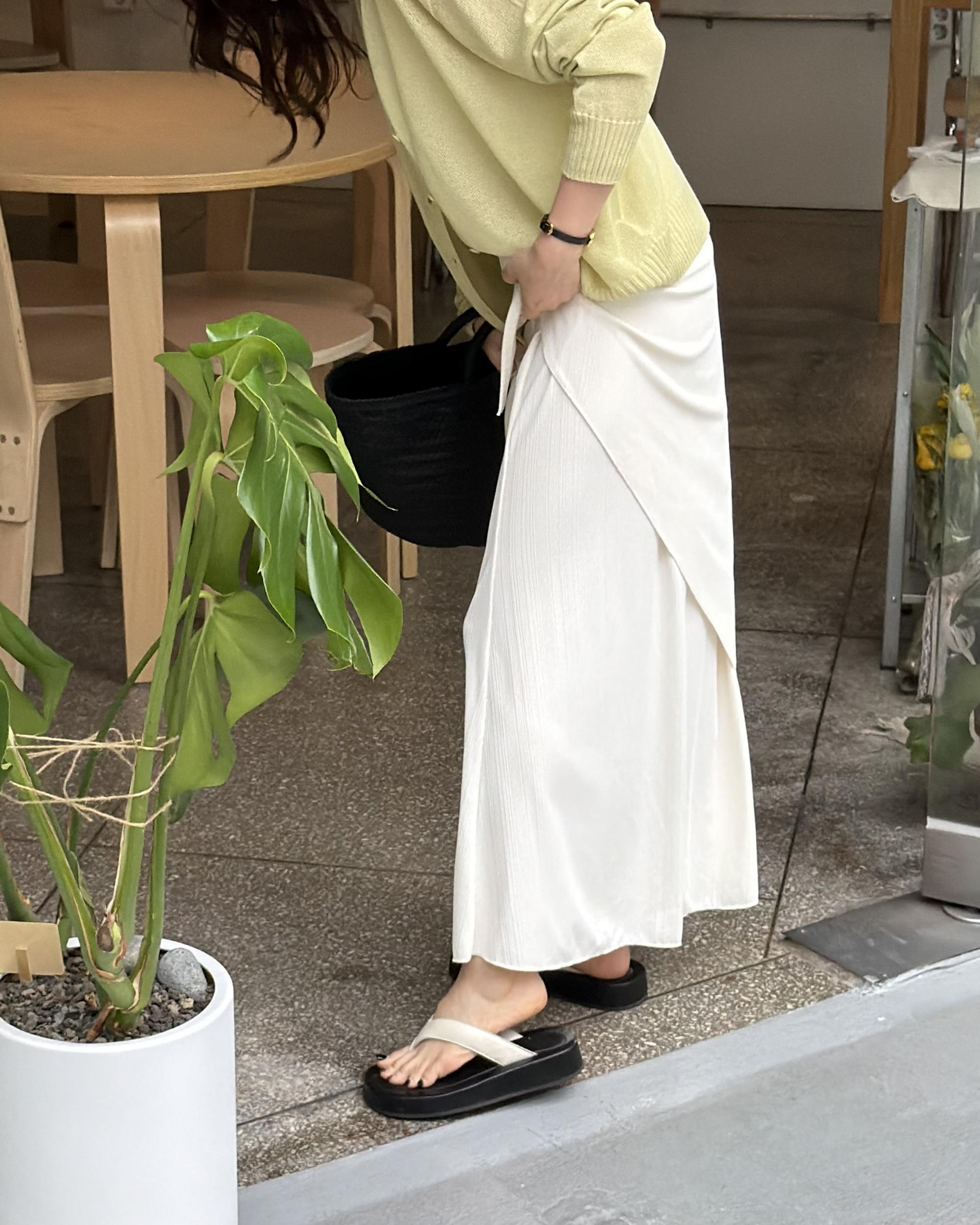 noodle skit (cream/black)