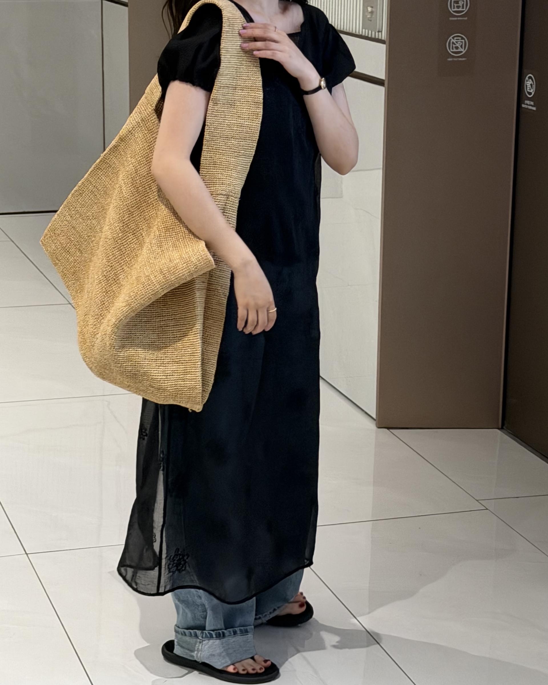 square blouse (white/brown/black)