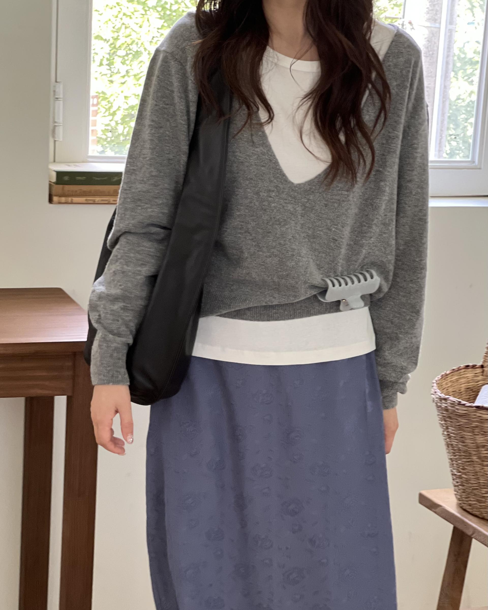 till deep v-neck knit (grey)