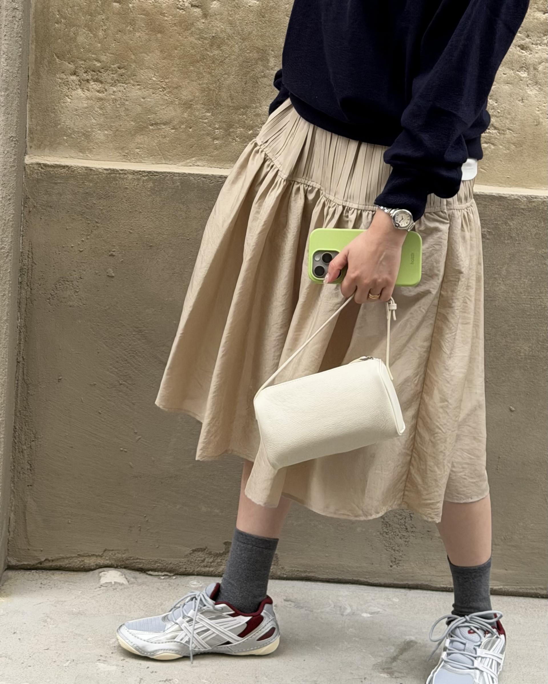 marge pintuck skirt (milk beige/charcoal)