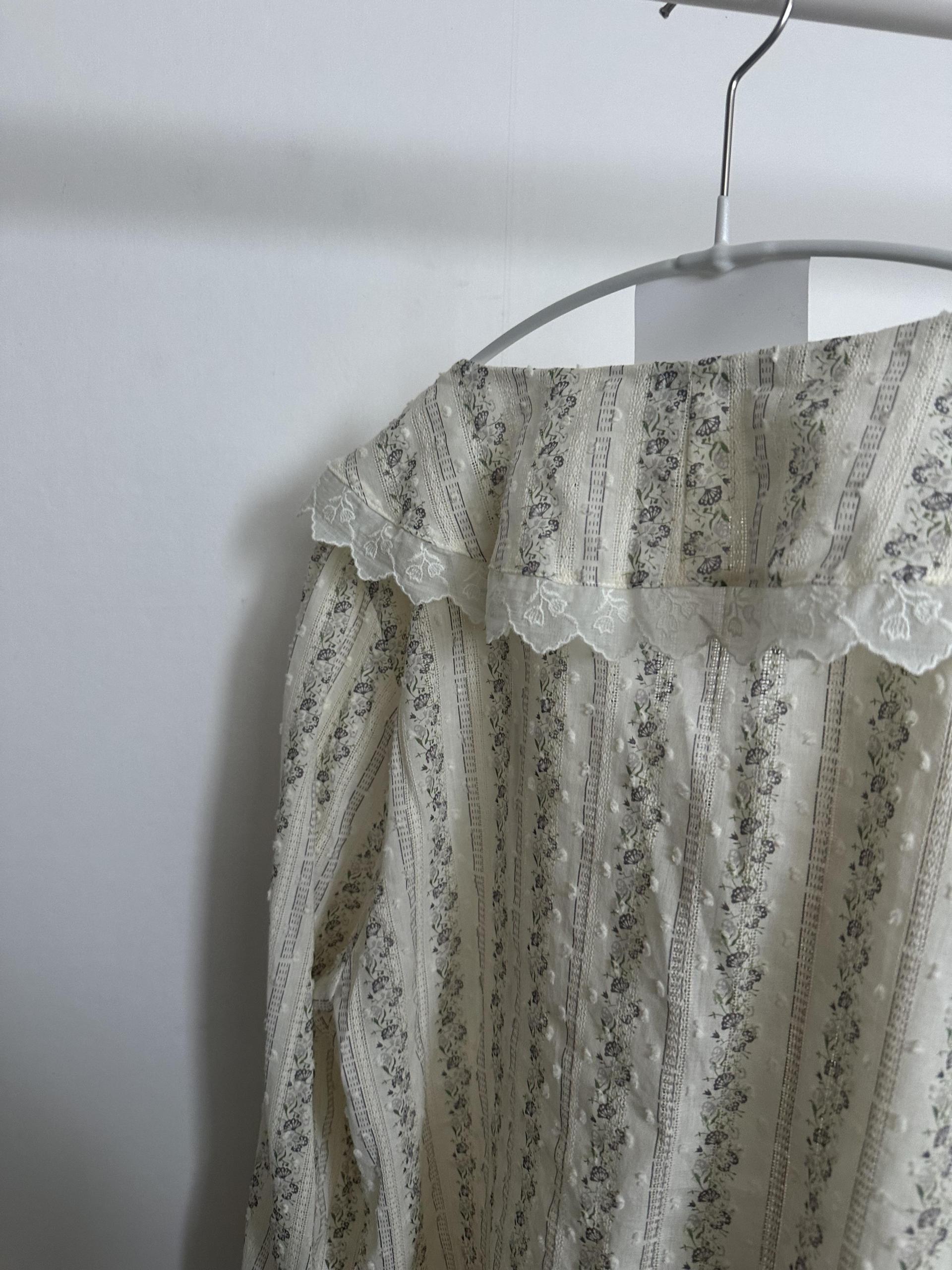 cottage ruffle lace blouse (flower)