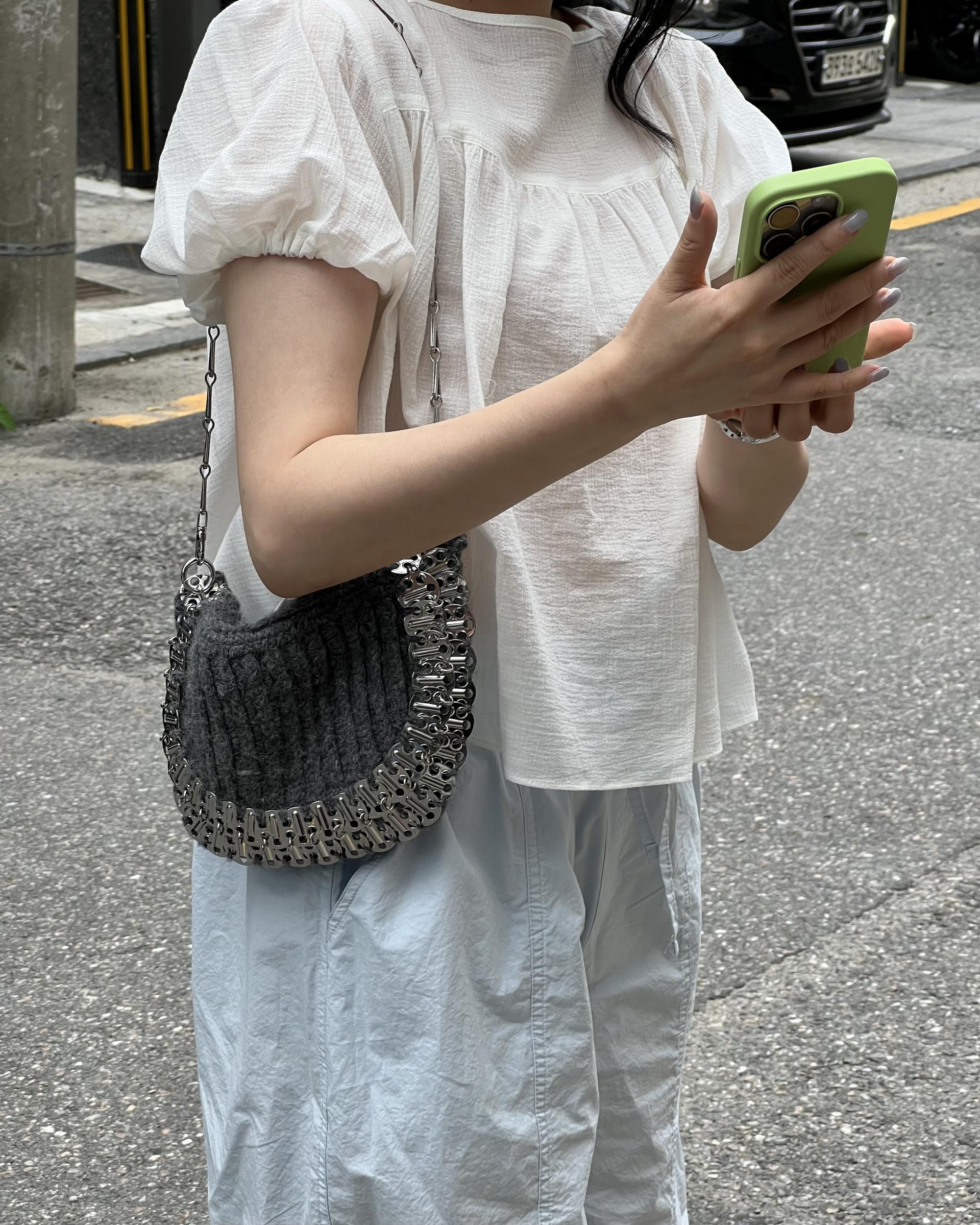 square blouse (white/brown/black)