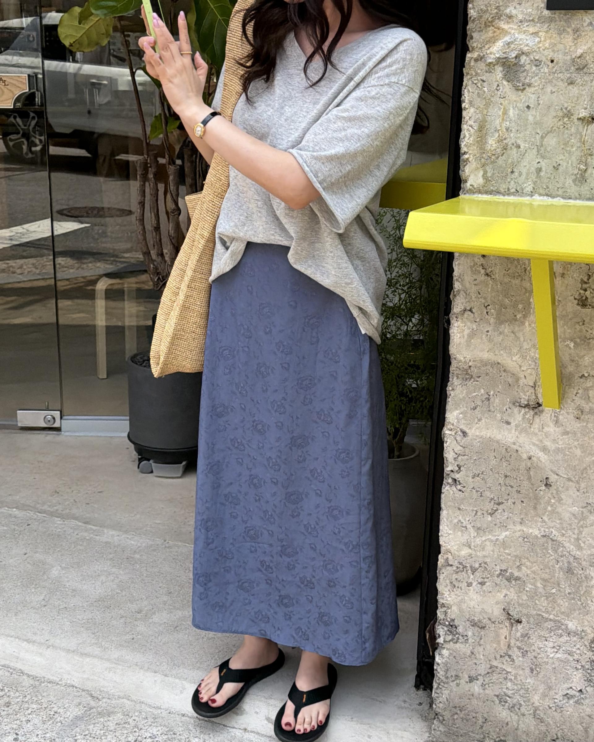 calm v-neck knit (grey/cream)