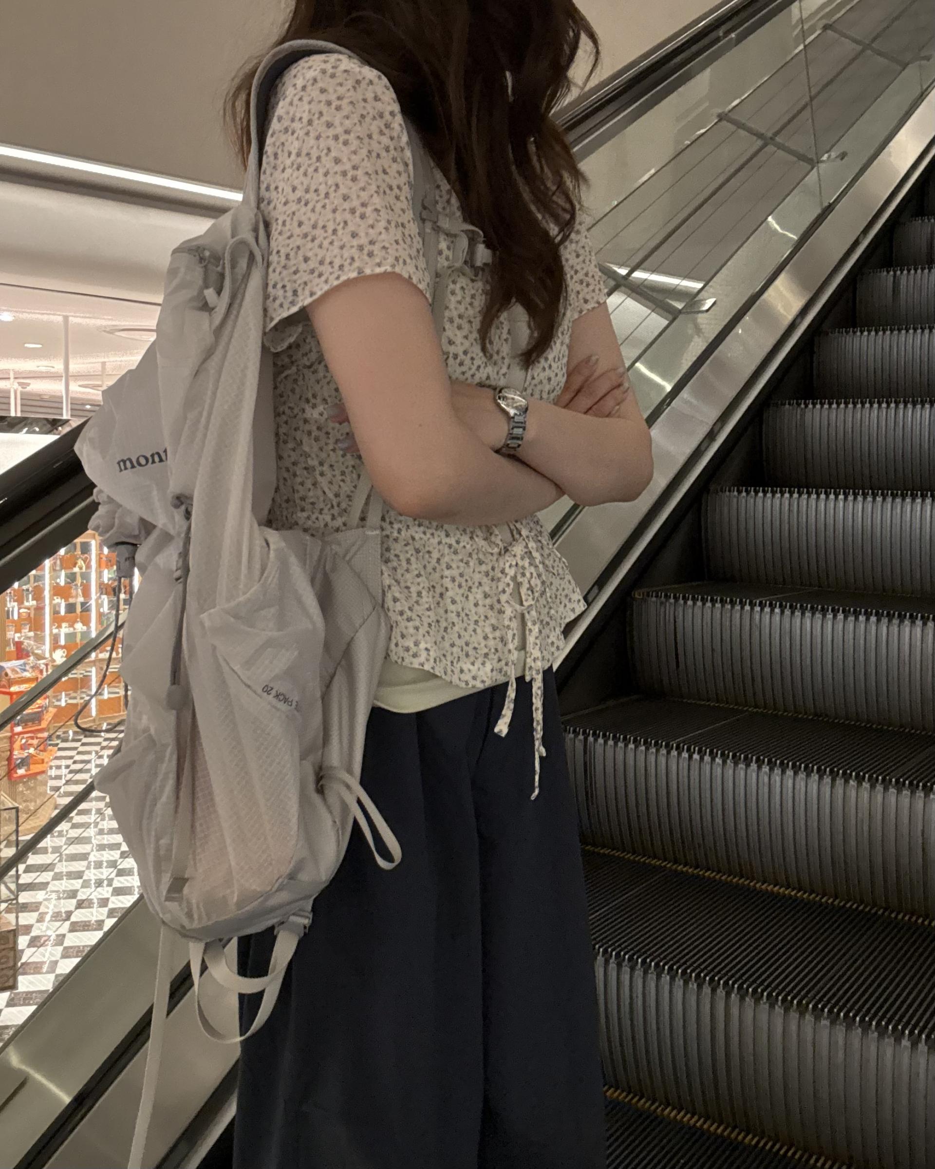 molly flower blouse (cream/navy)