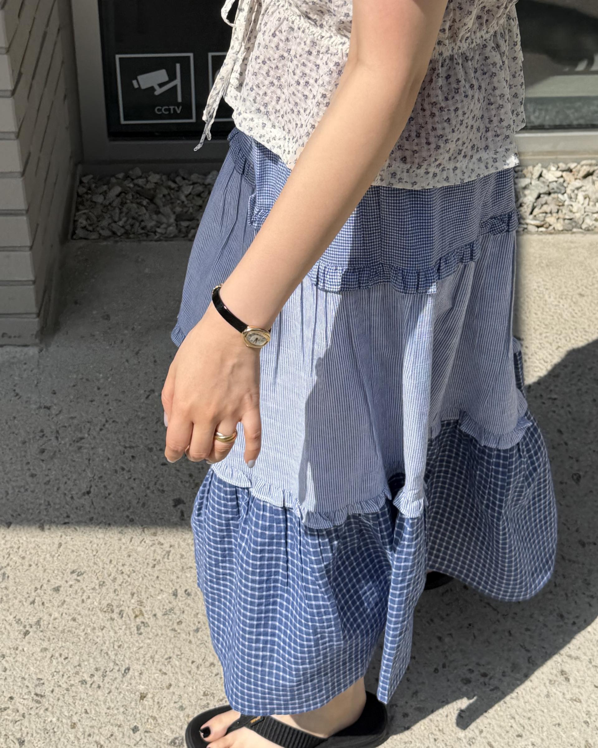 gummy check skirt
