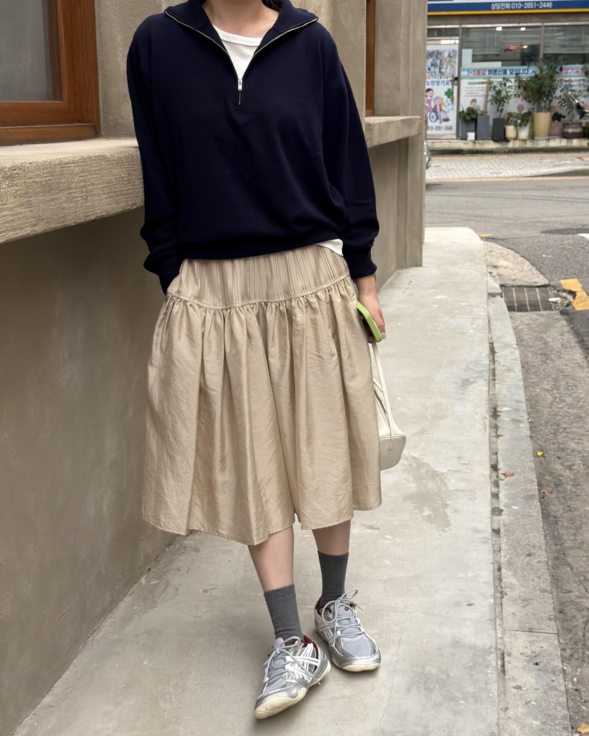 marge pintuck skirt (milk beige/charcoal)