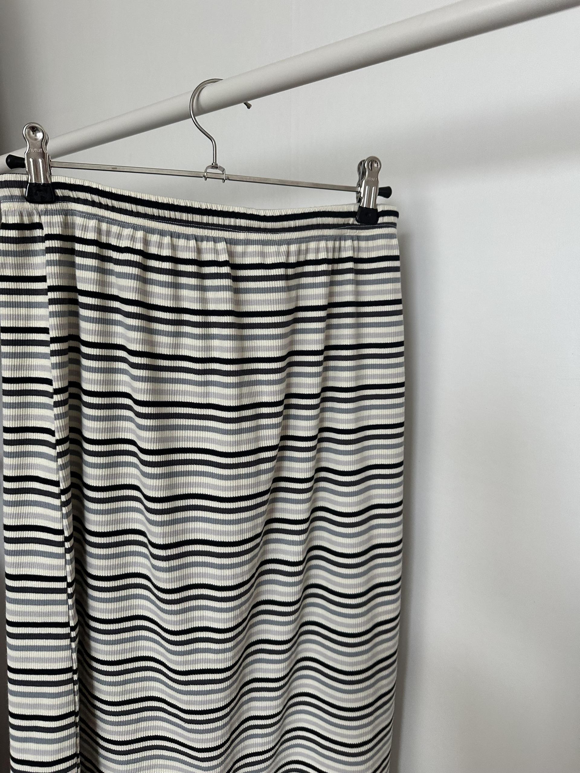 boo stripe banding skirt