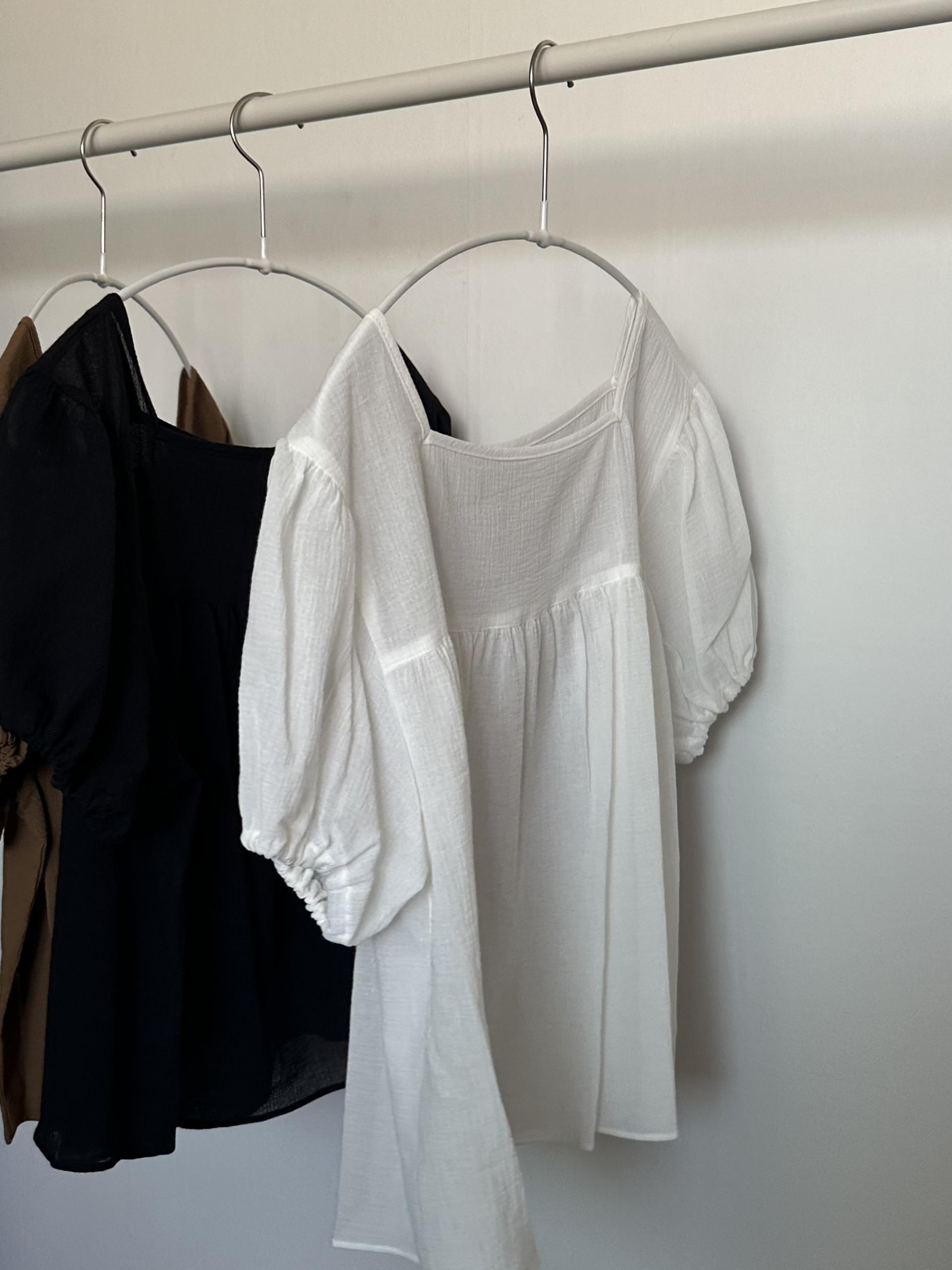 square blouse (white/brown/black)