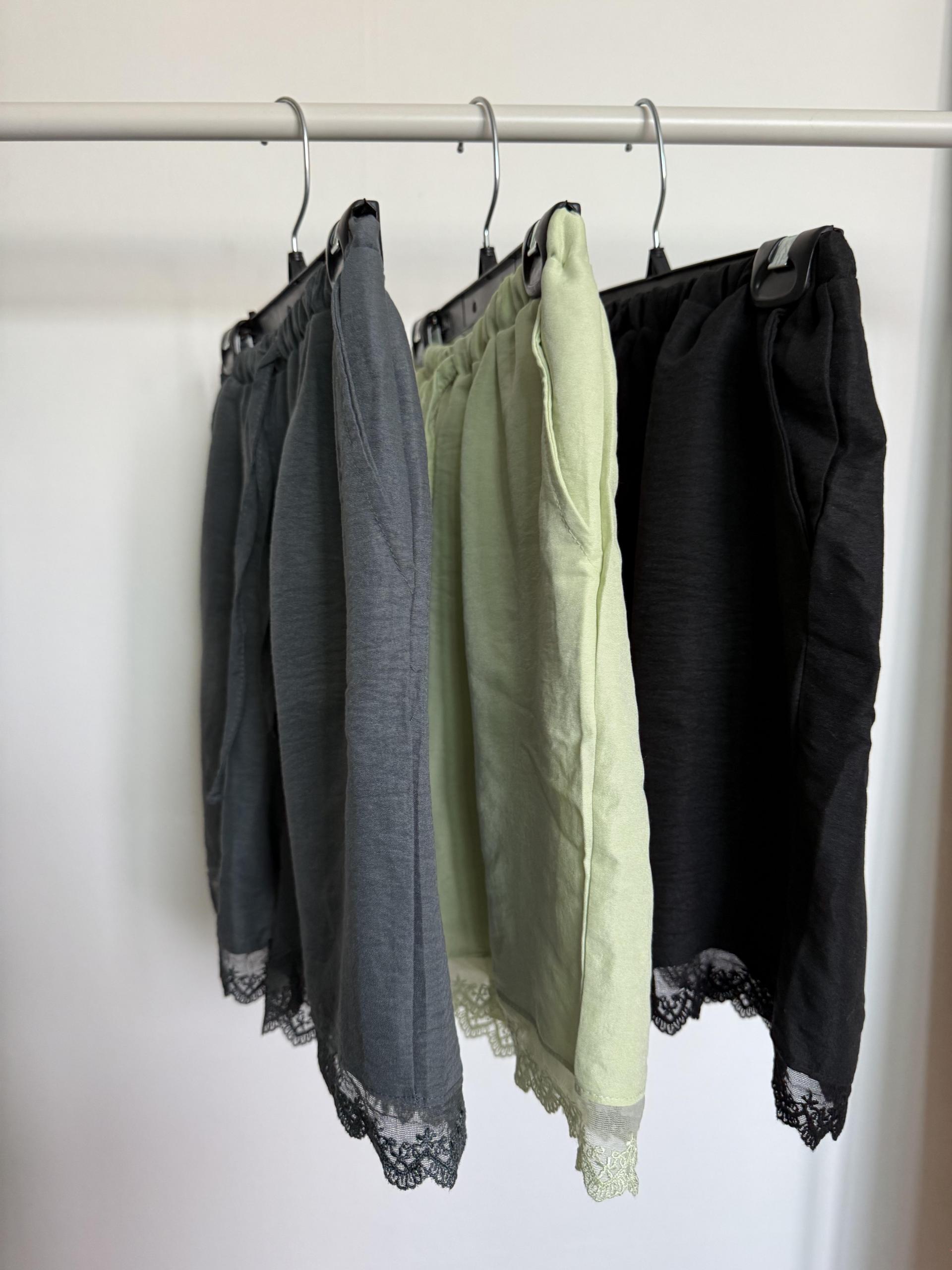 lagoon lace shorts (charcoal/melon/black)