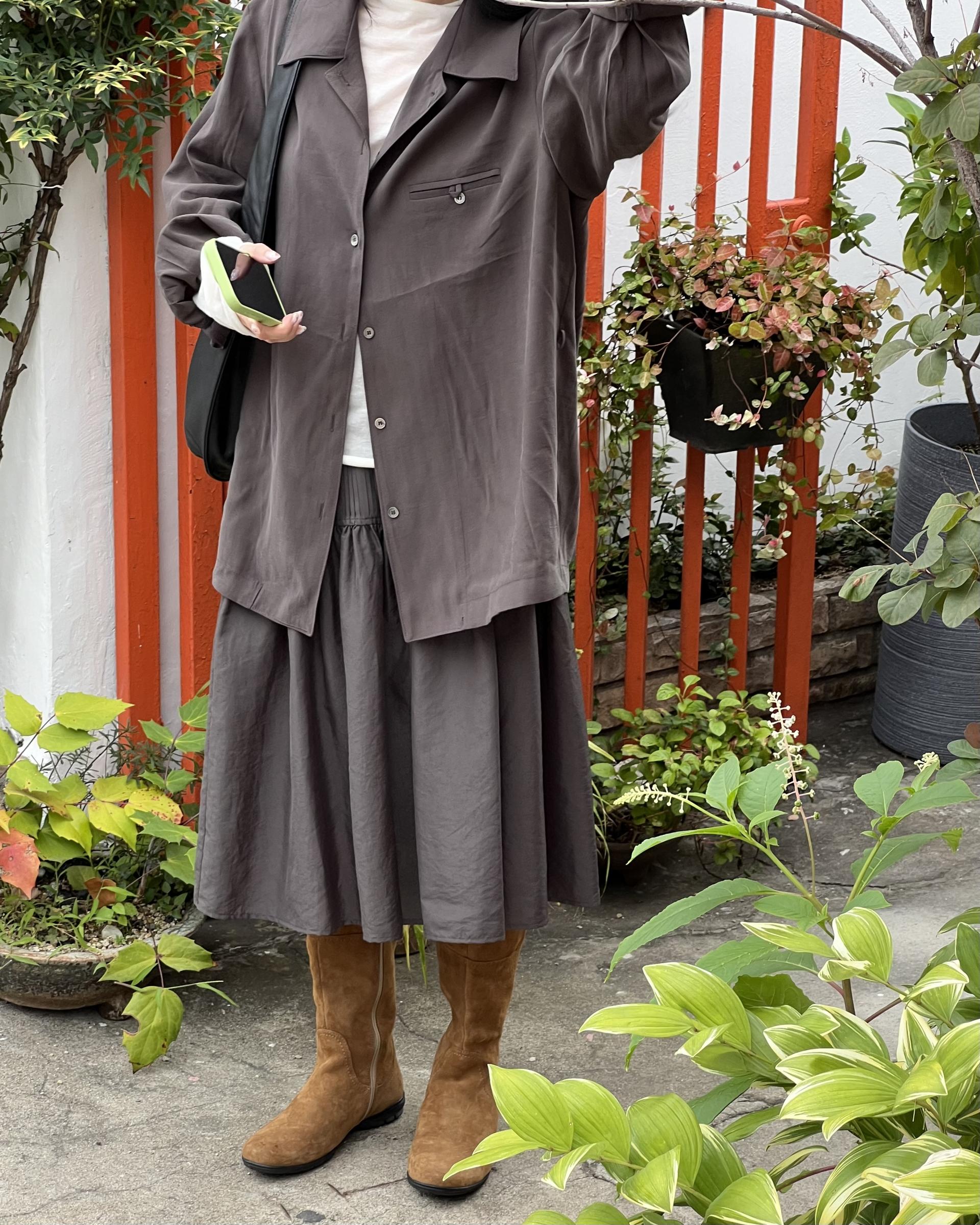marge pintuck skirt (milk beige/charcoal)