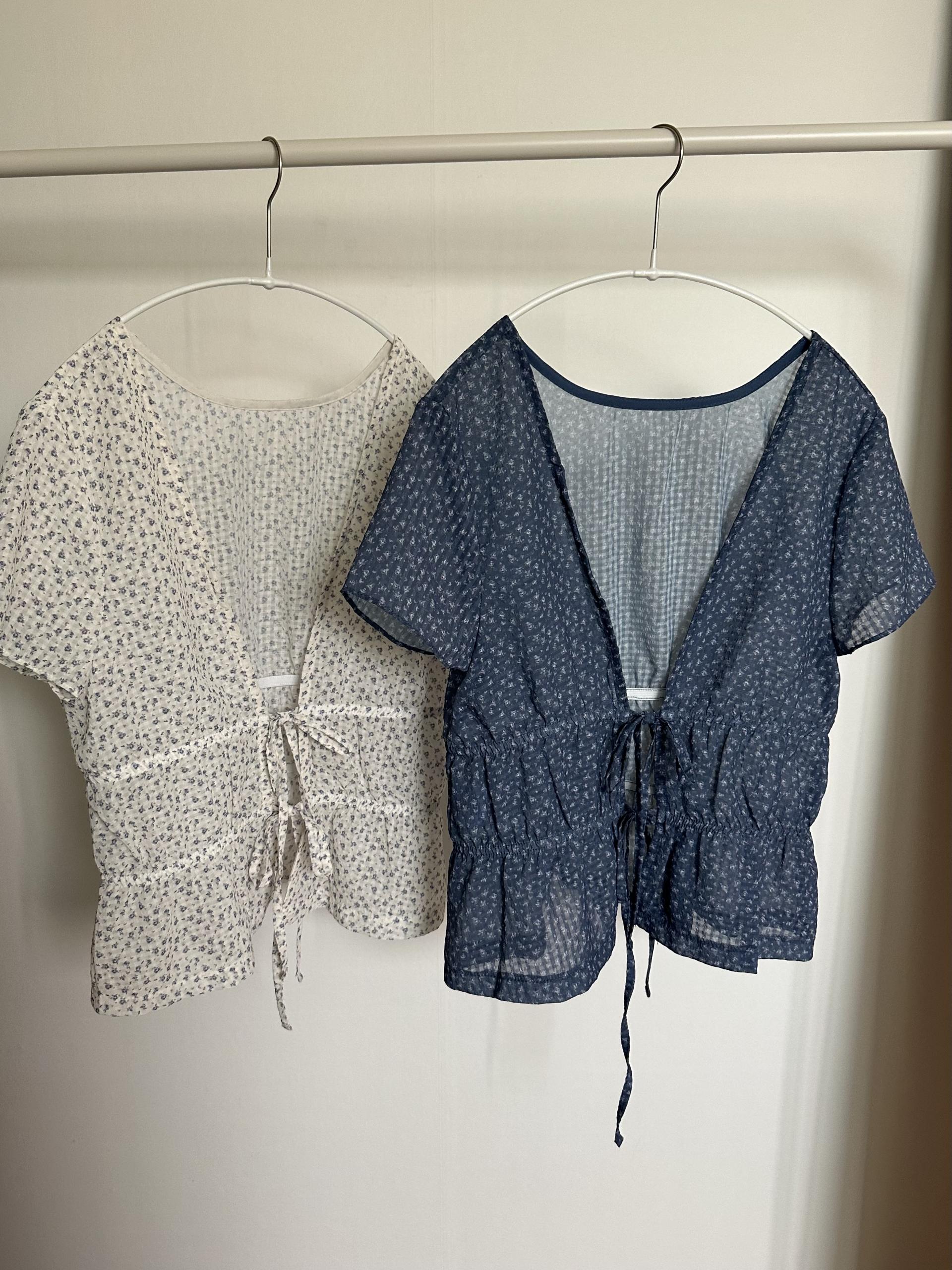 molly flower blouse (cream/navy)