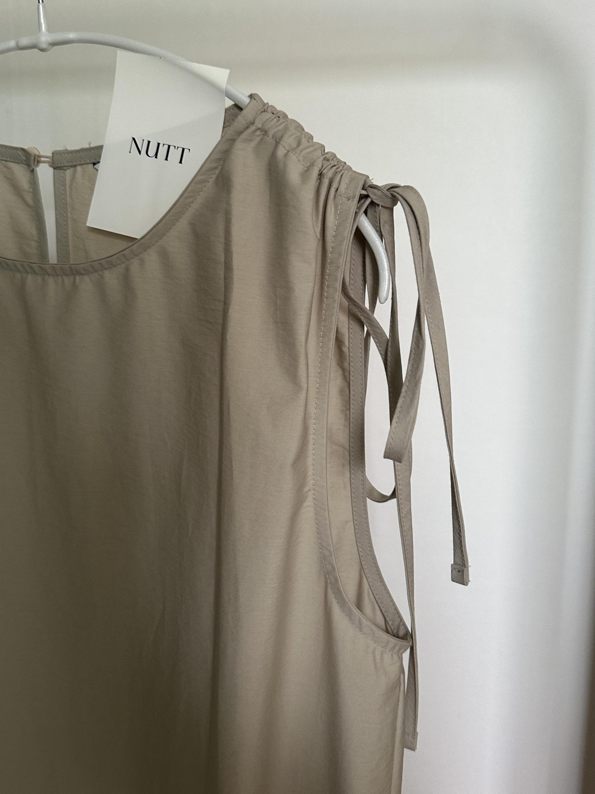 butter ribbon dress (beige/white)