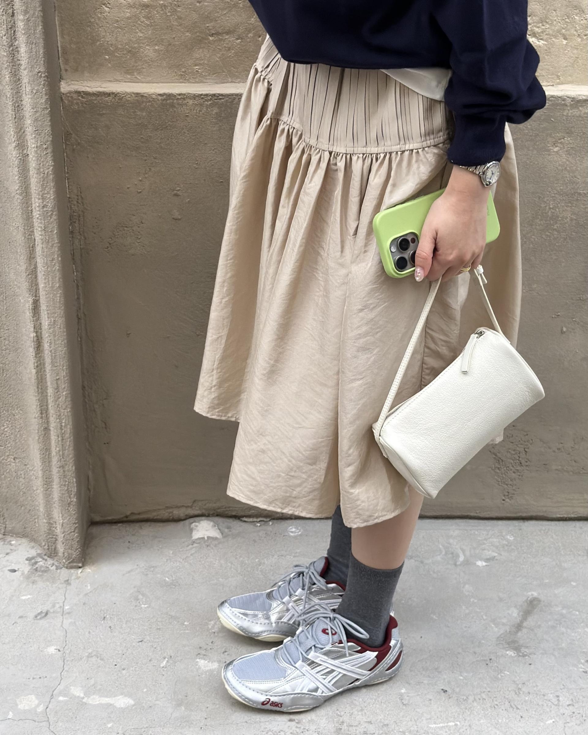 marge pintuck skirt (milk beige/charcoal)