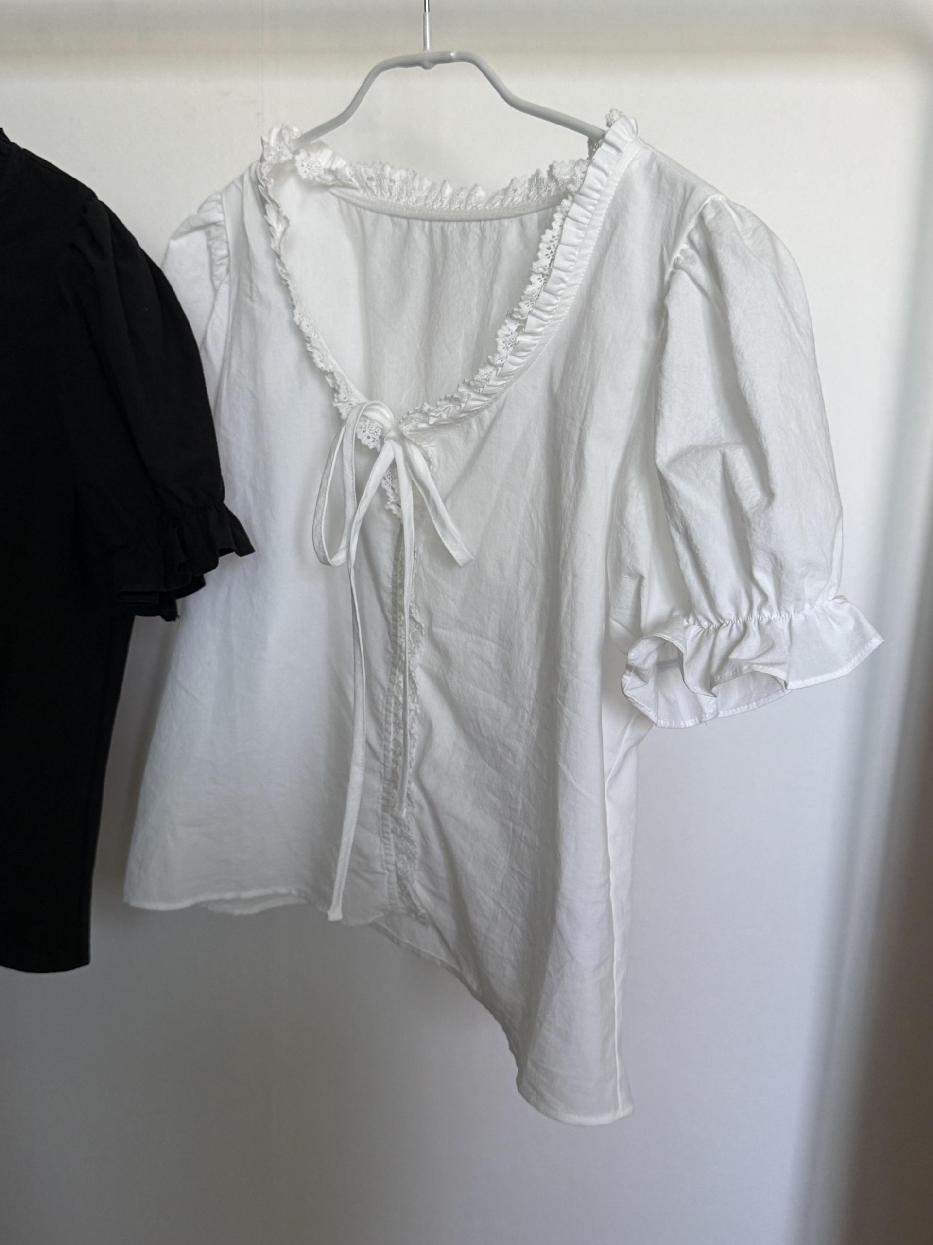 joy lace blouse (white/black)