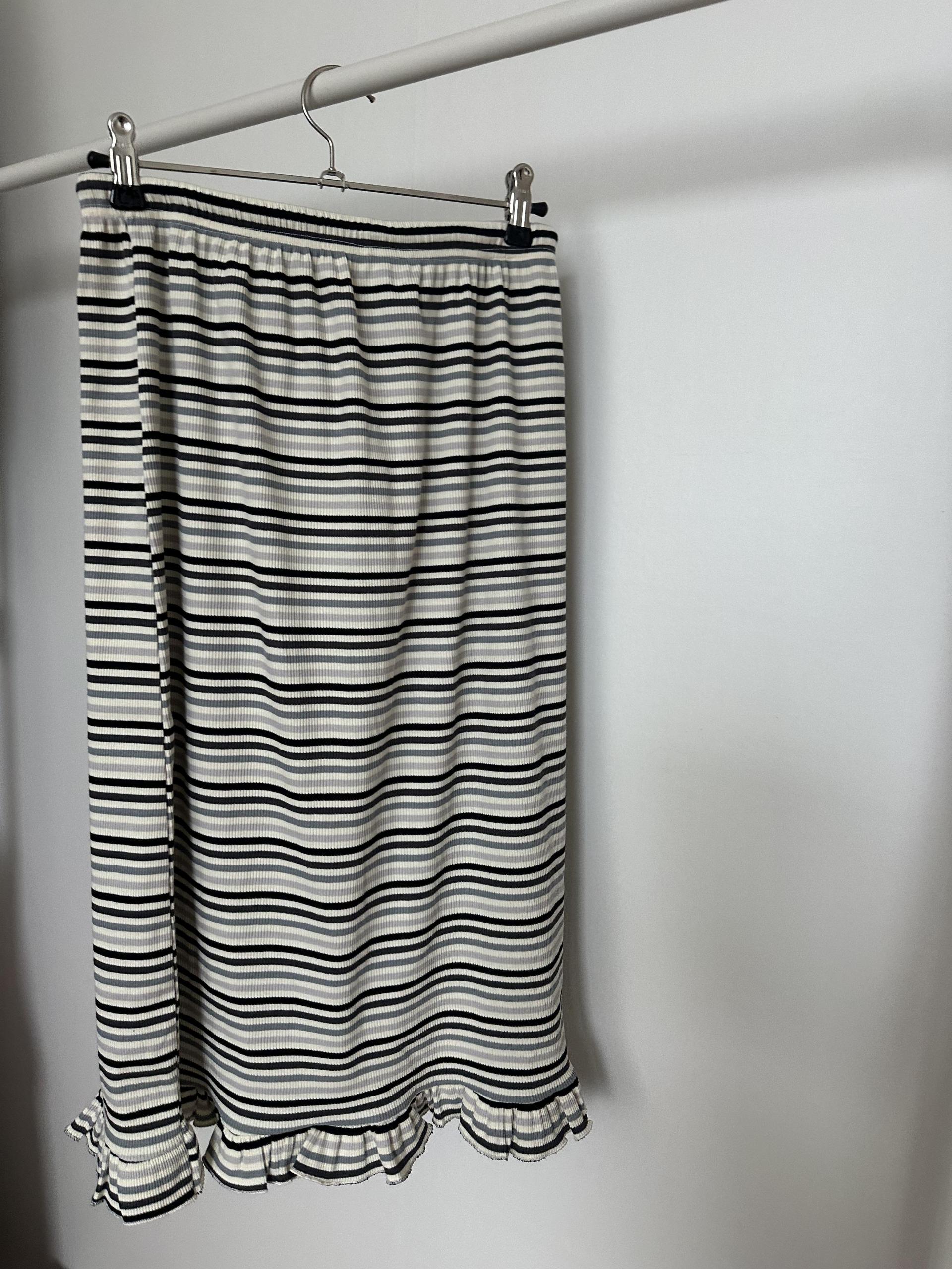 boo stripe banding skirt