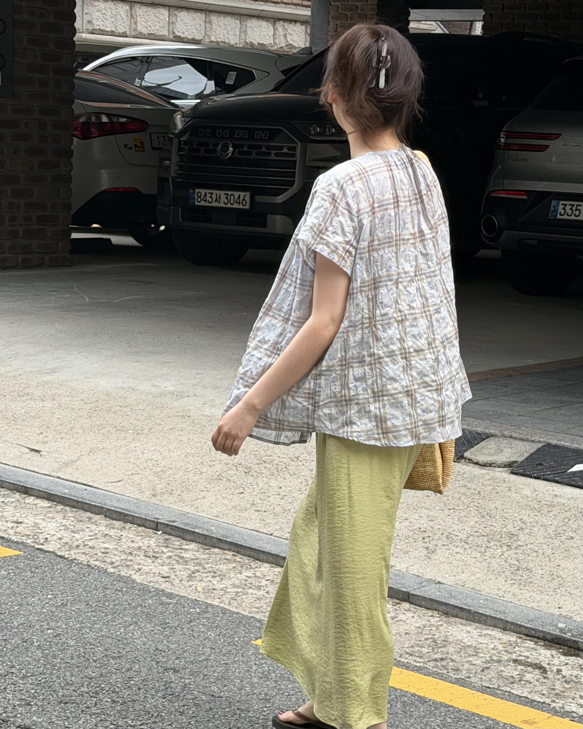 riri check blouse