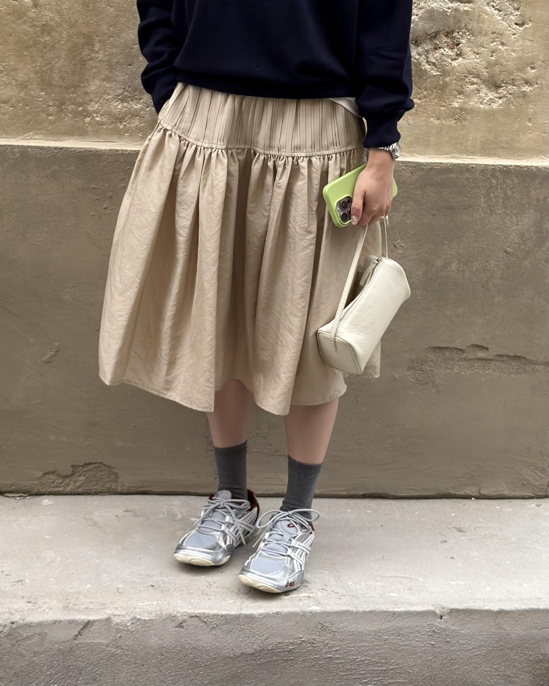 marge pintuck skirt (milk beige/charcoal)