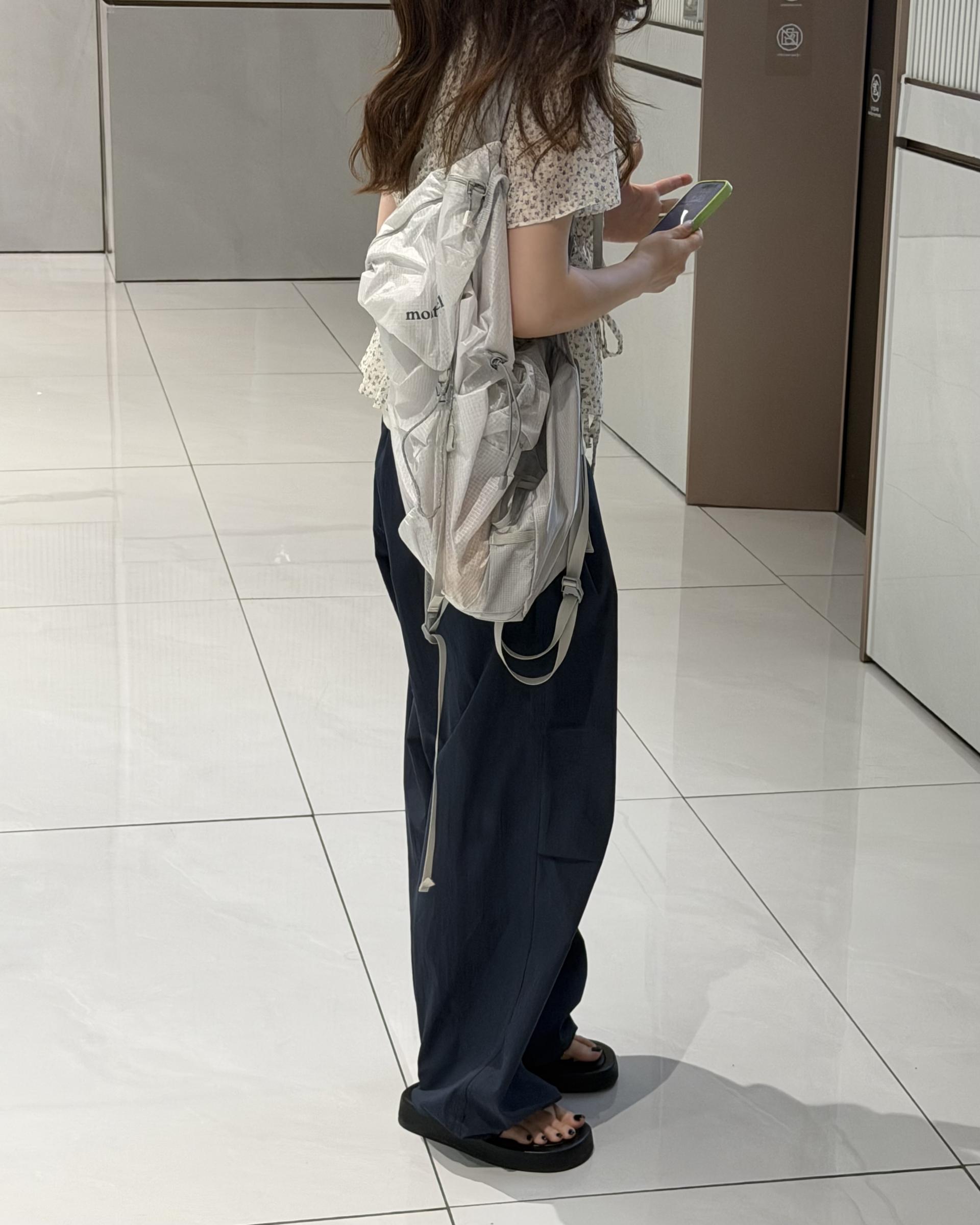 molly flower blouse (cream/navy)