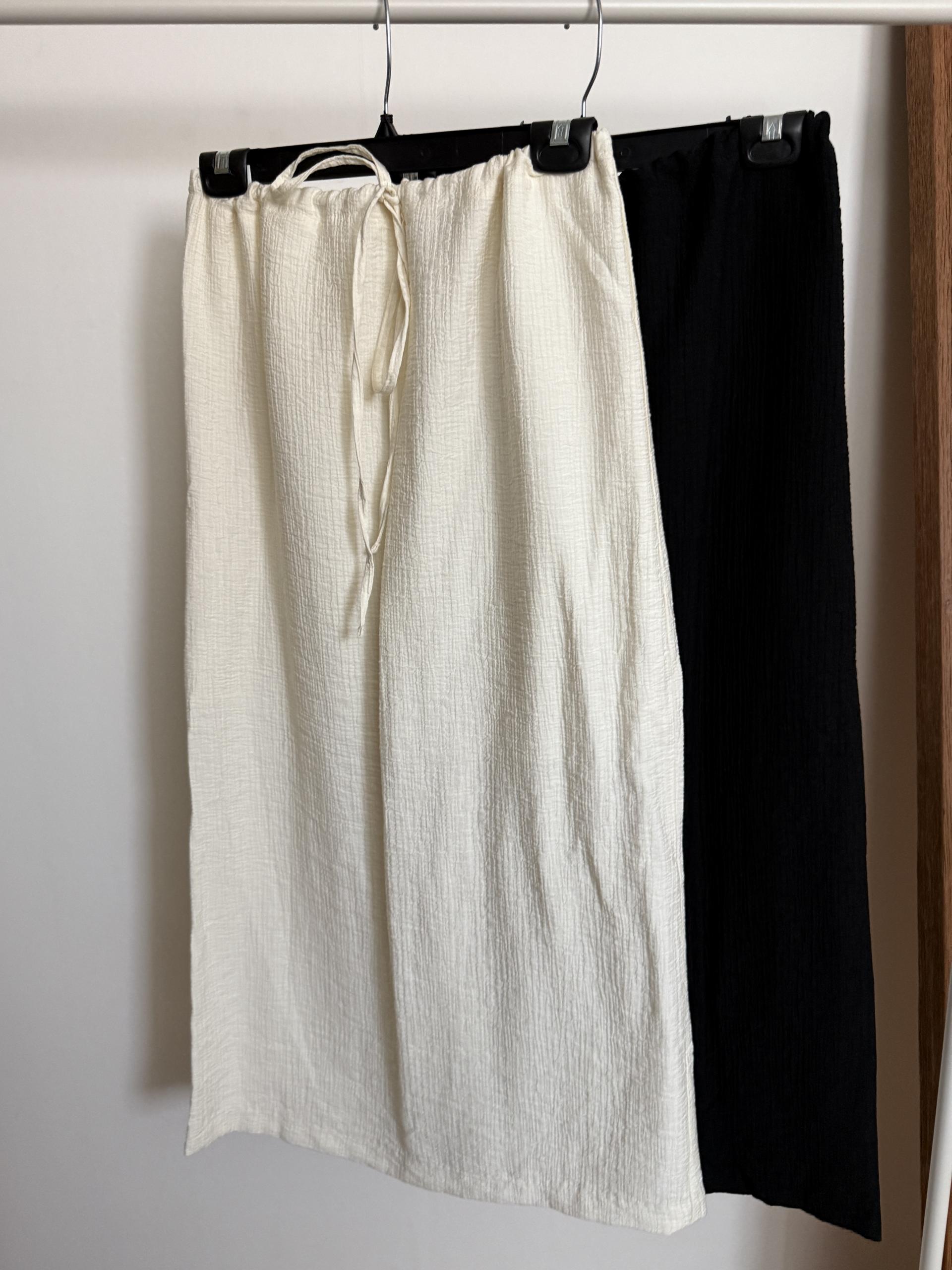 base wrinkle skirt (black/cream)