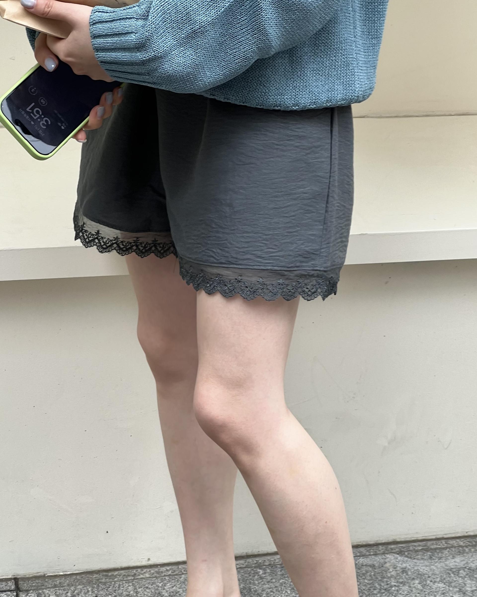 lagoon lace shorts (charcoal/melon/black)