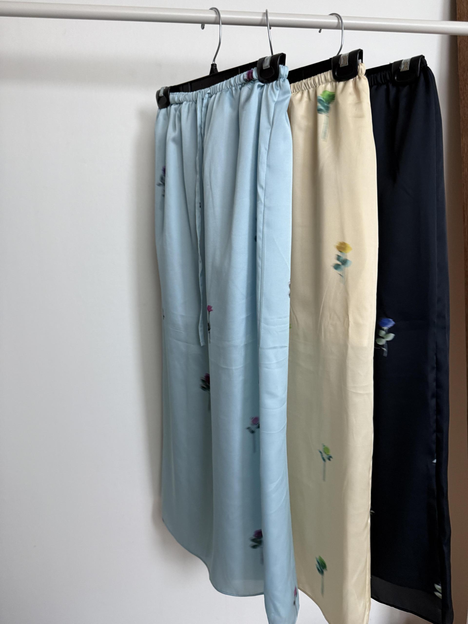 megan flower skirt (sky blue/black/yellow)