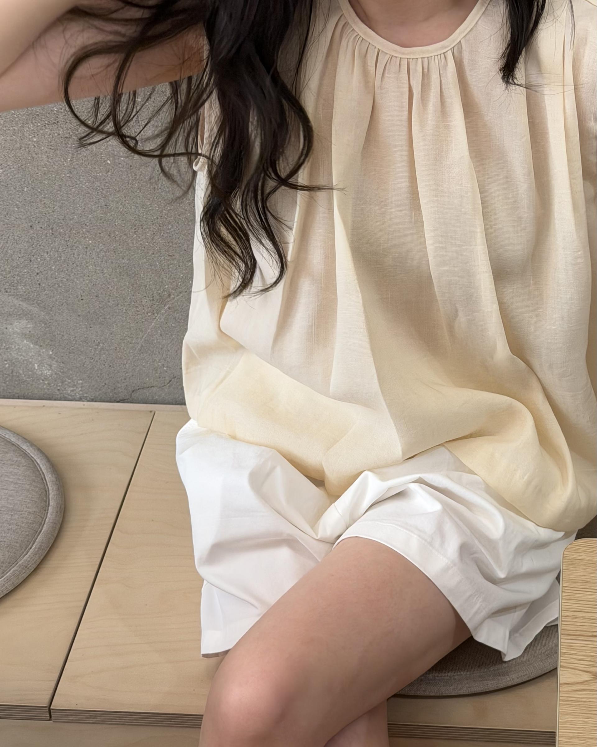 row half pants (beige/white)
