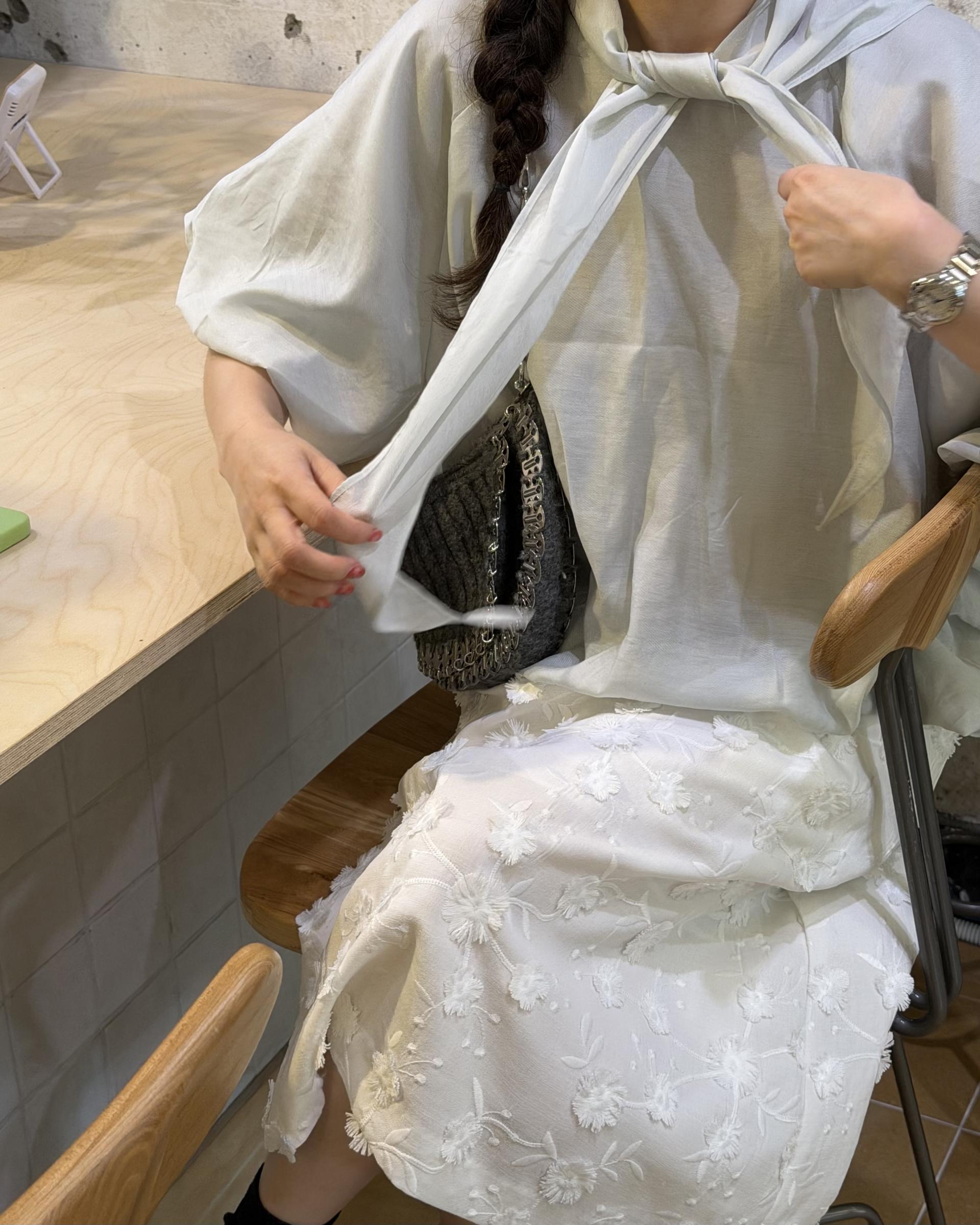 tete scarf blouse