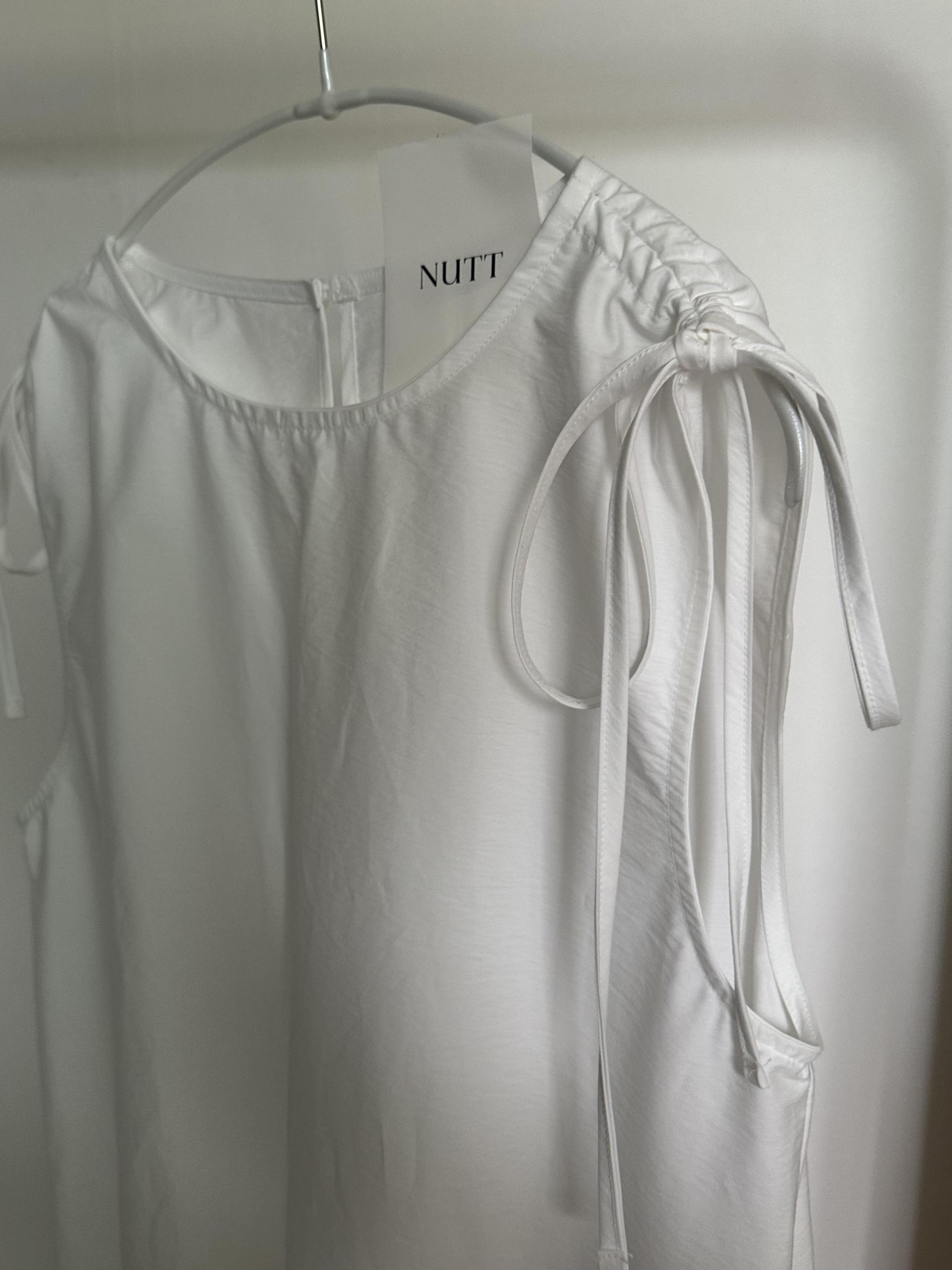butter ribbon dress (beige/white)