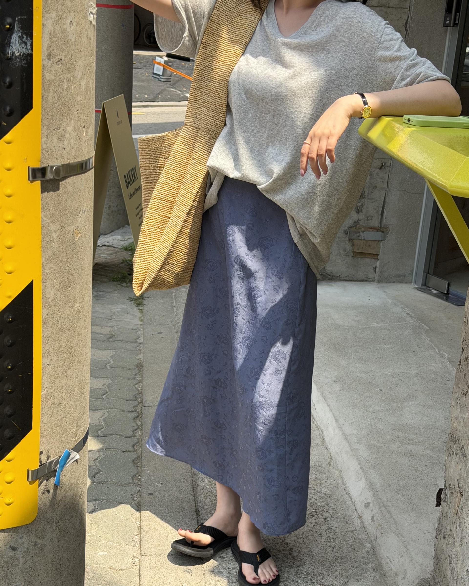 calm v-neck knit (grey/cream)