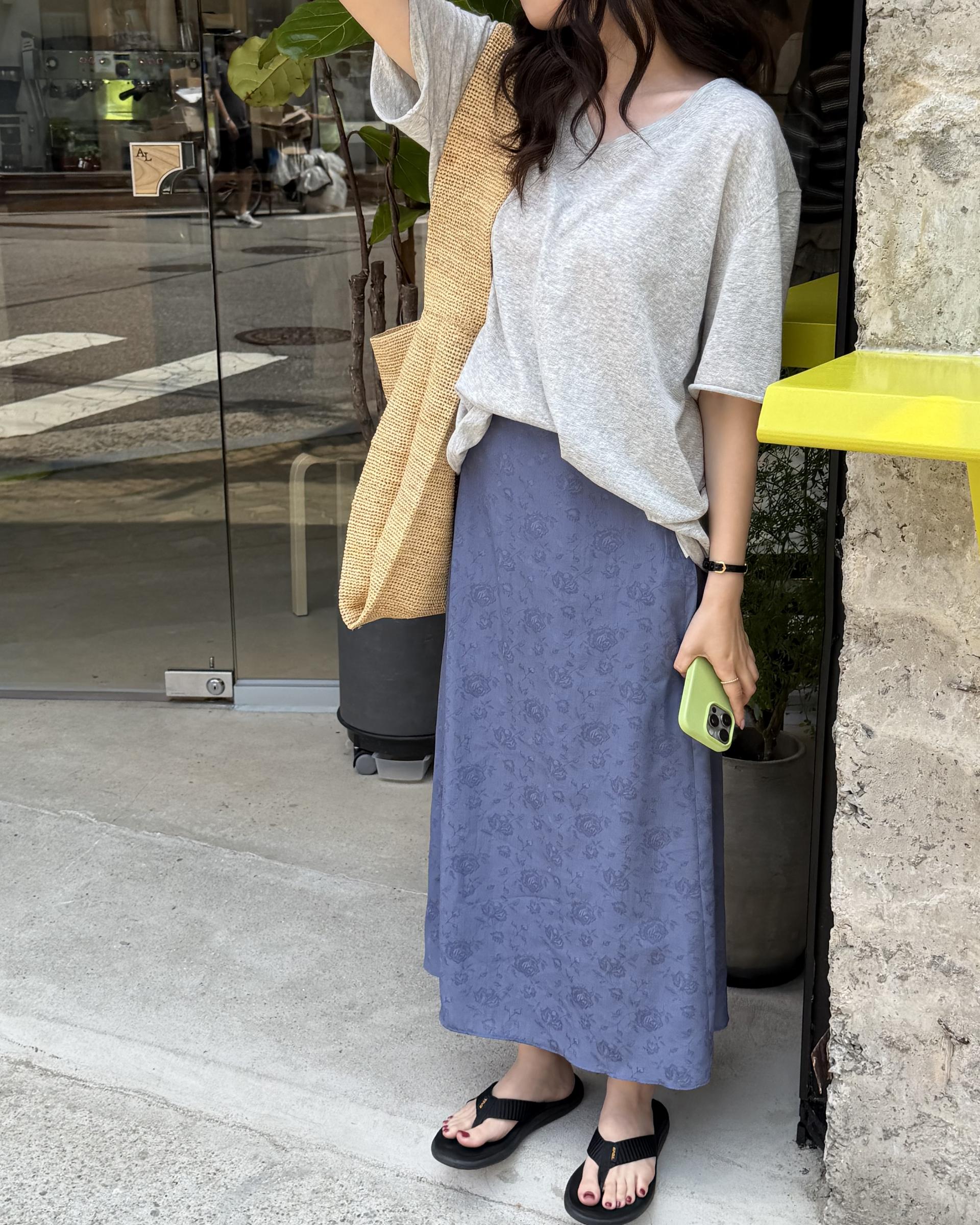 calm v-neck knit (grey/cream)