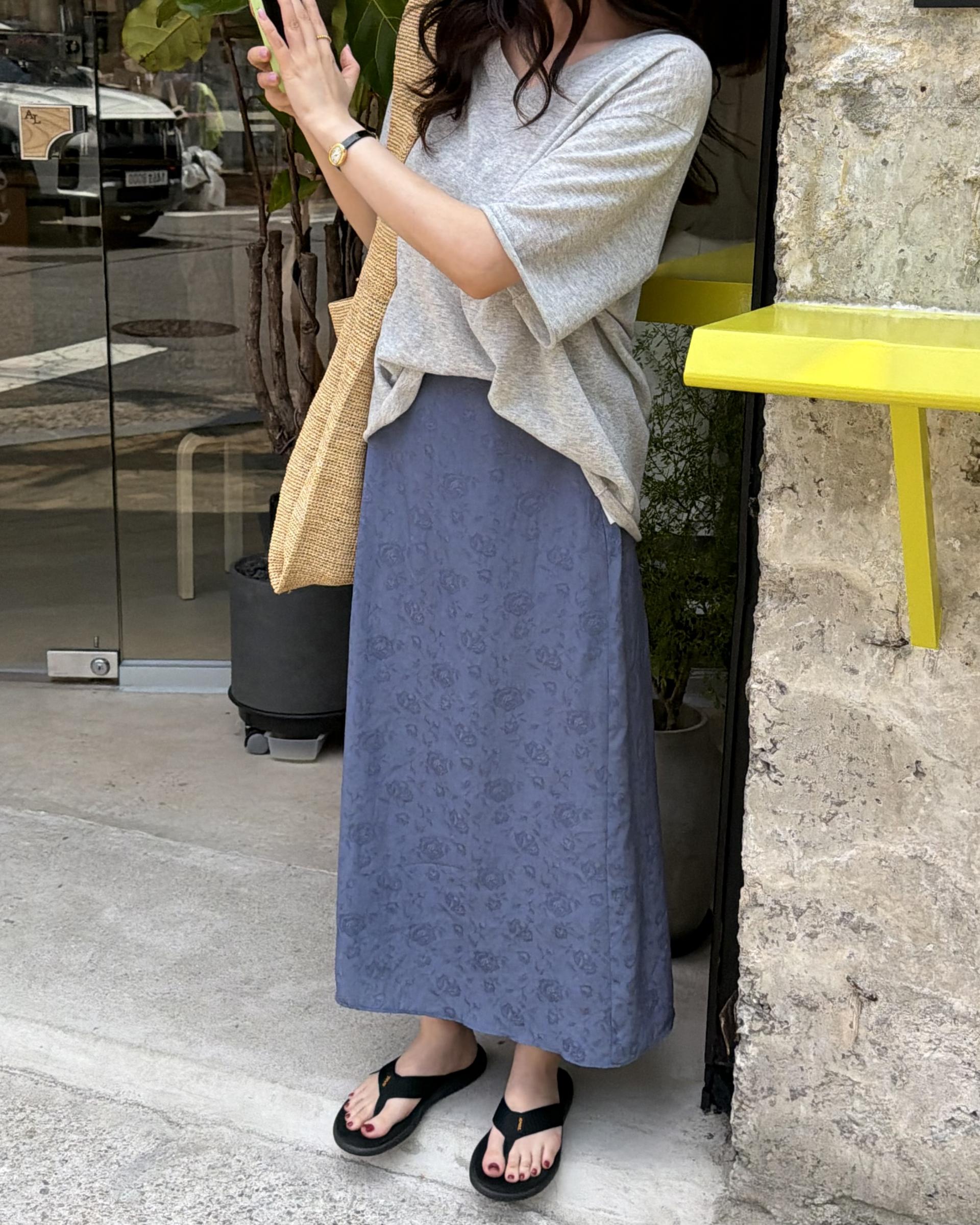 calm v-neck knit (grey/cream)