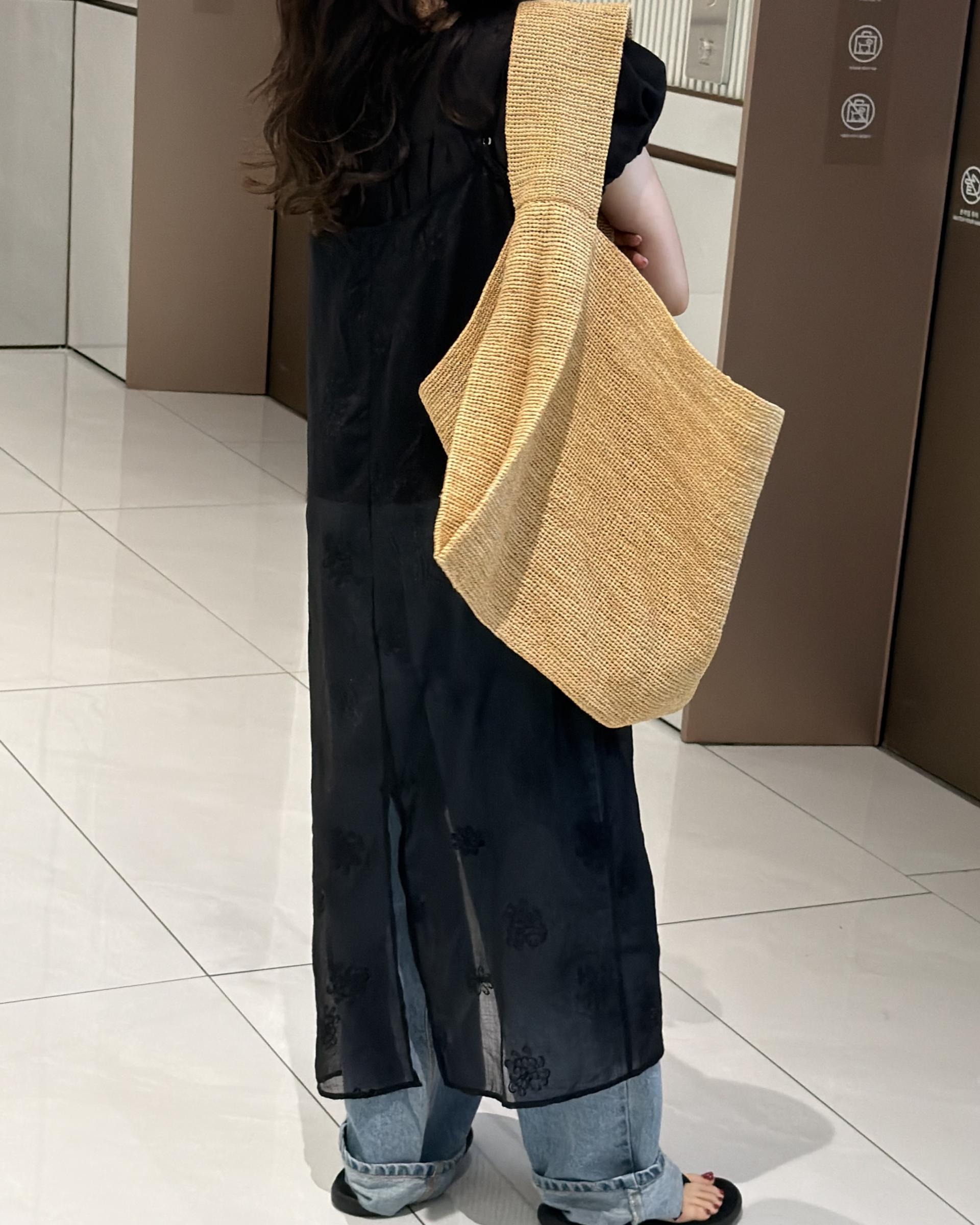 square blouse (white/brown/black)