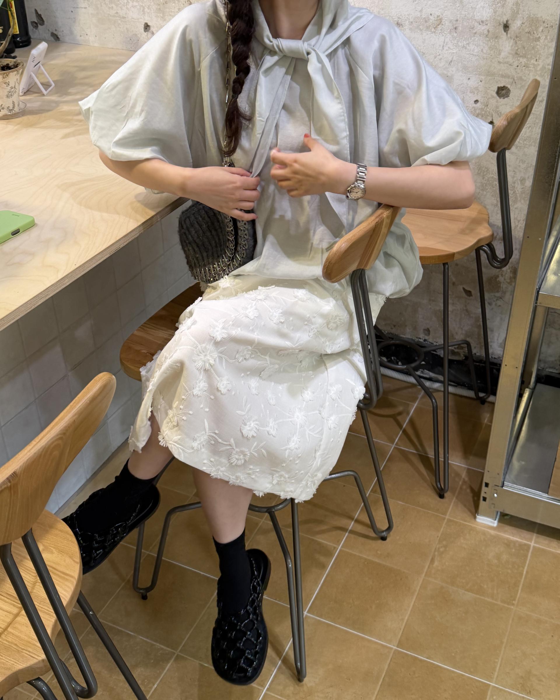tete scarf blouse