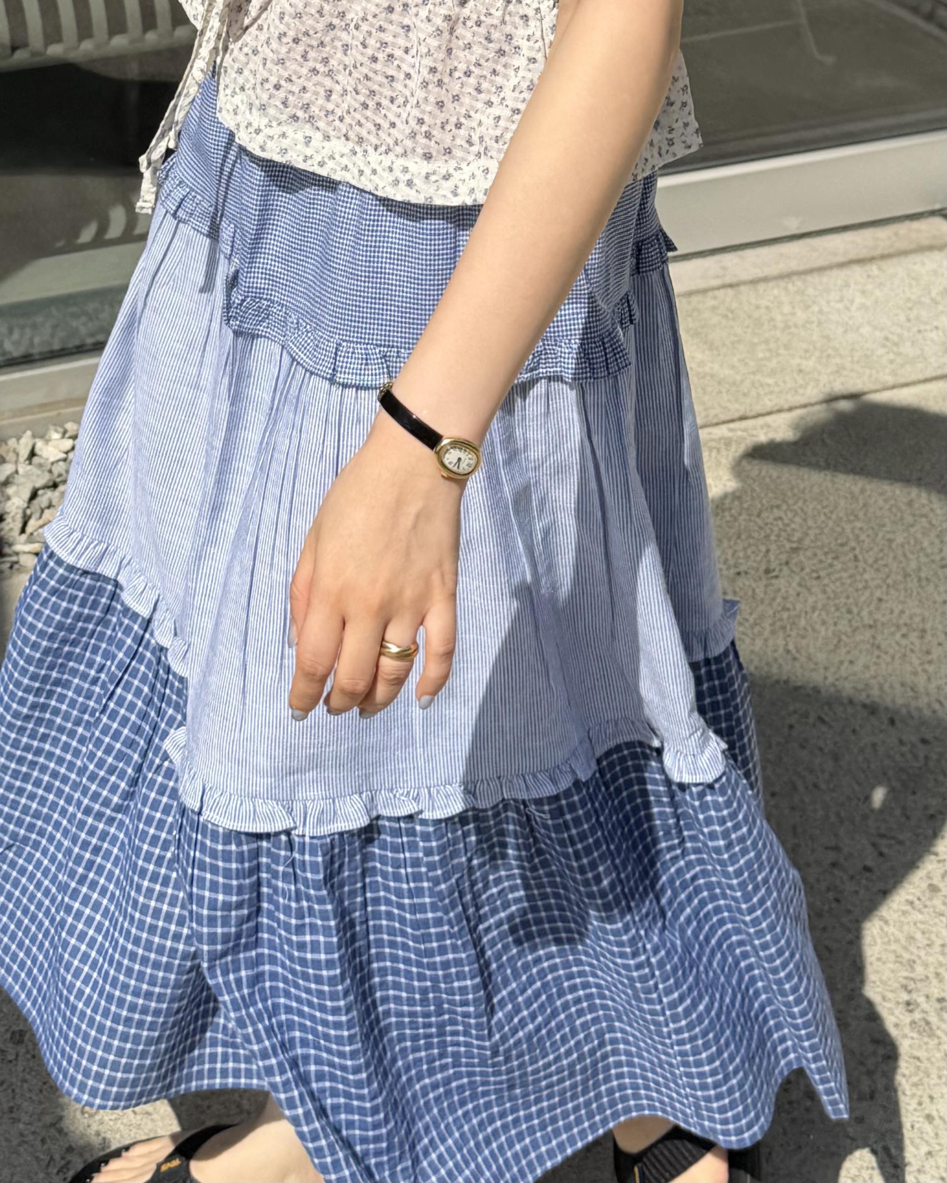 gummy check skirt