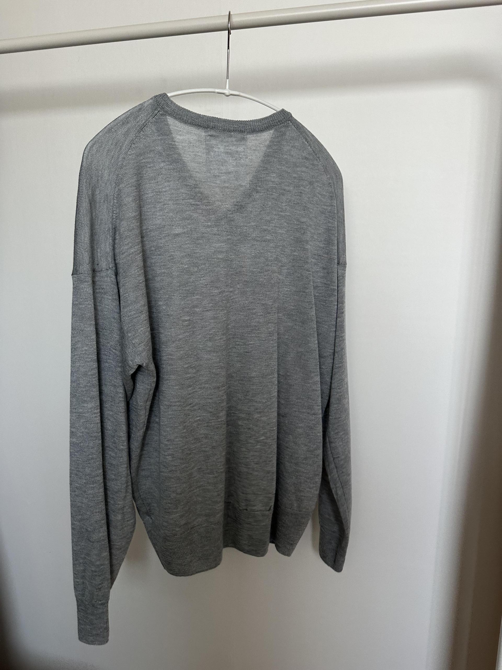 us v-neck knit