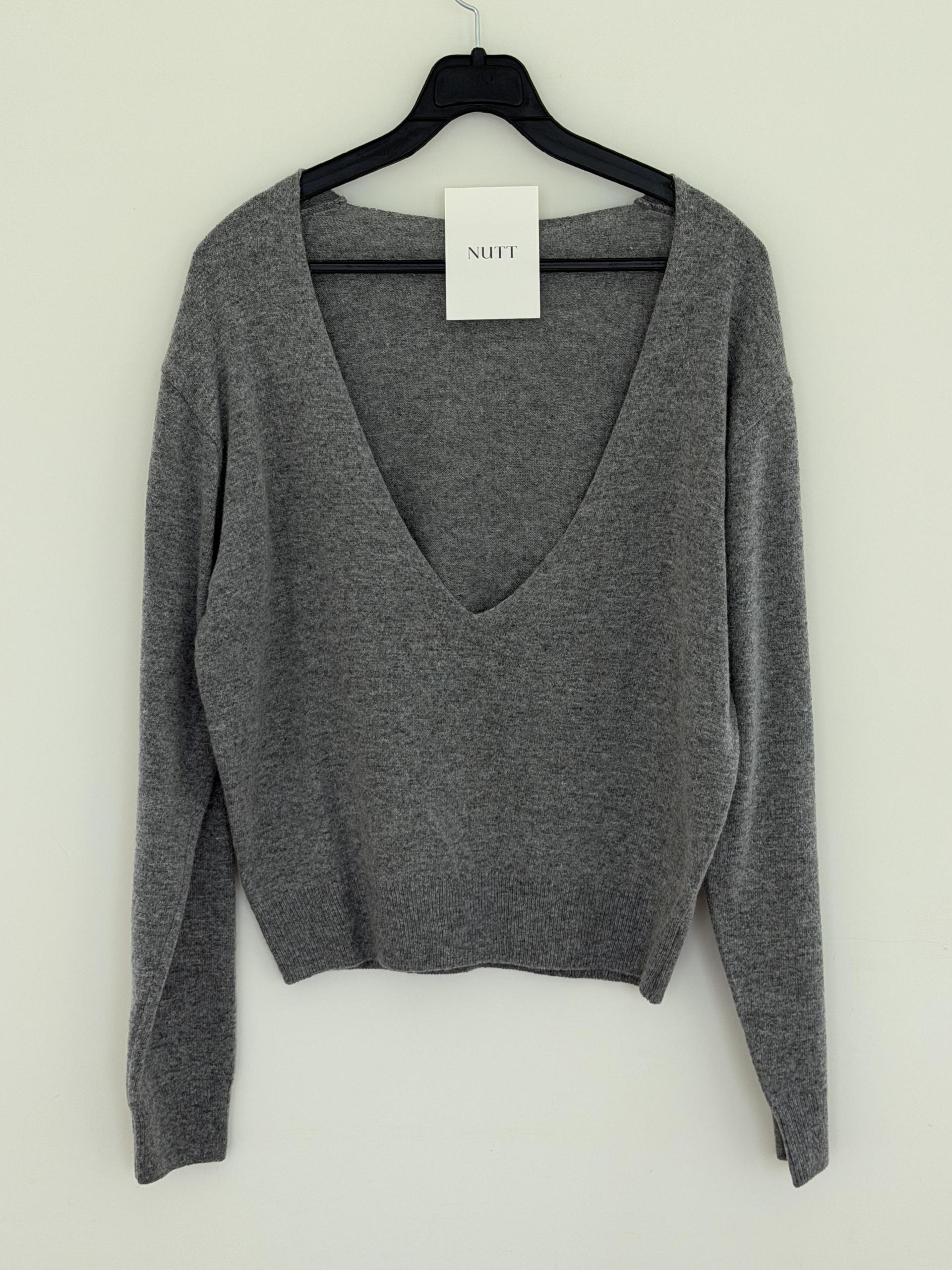 till deep v-neck knit (grey)