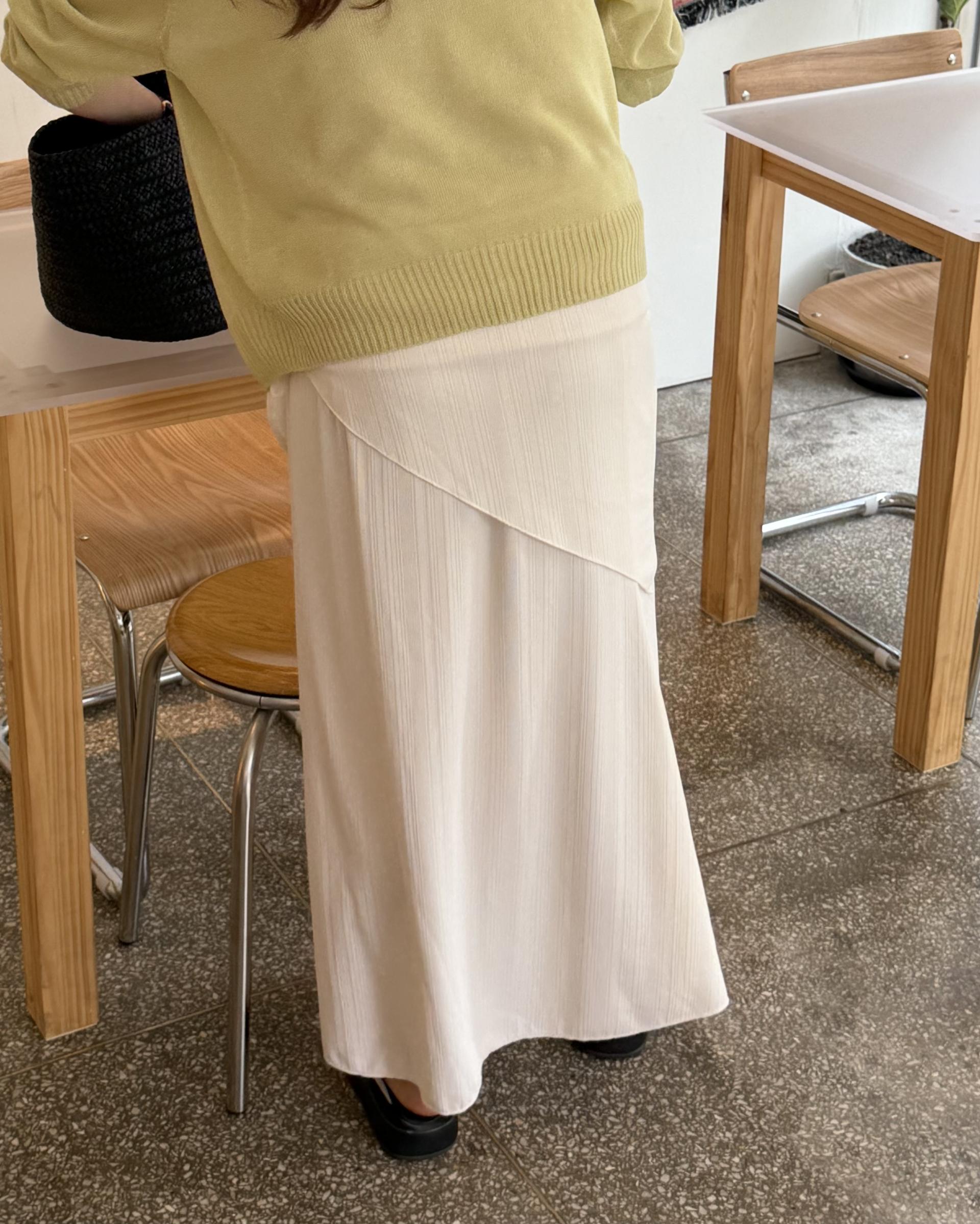 noodle skit (cream/black)