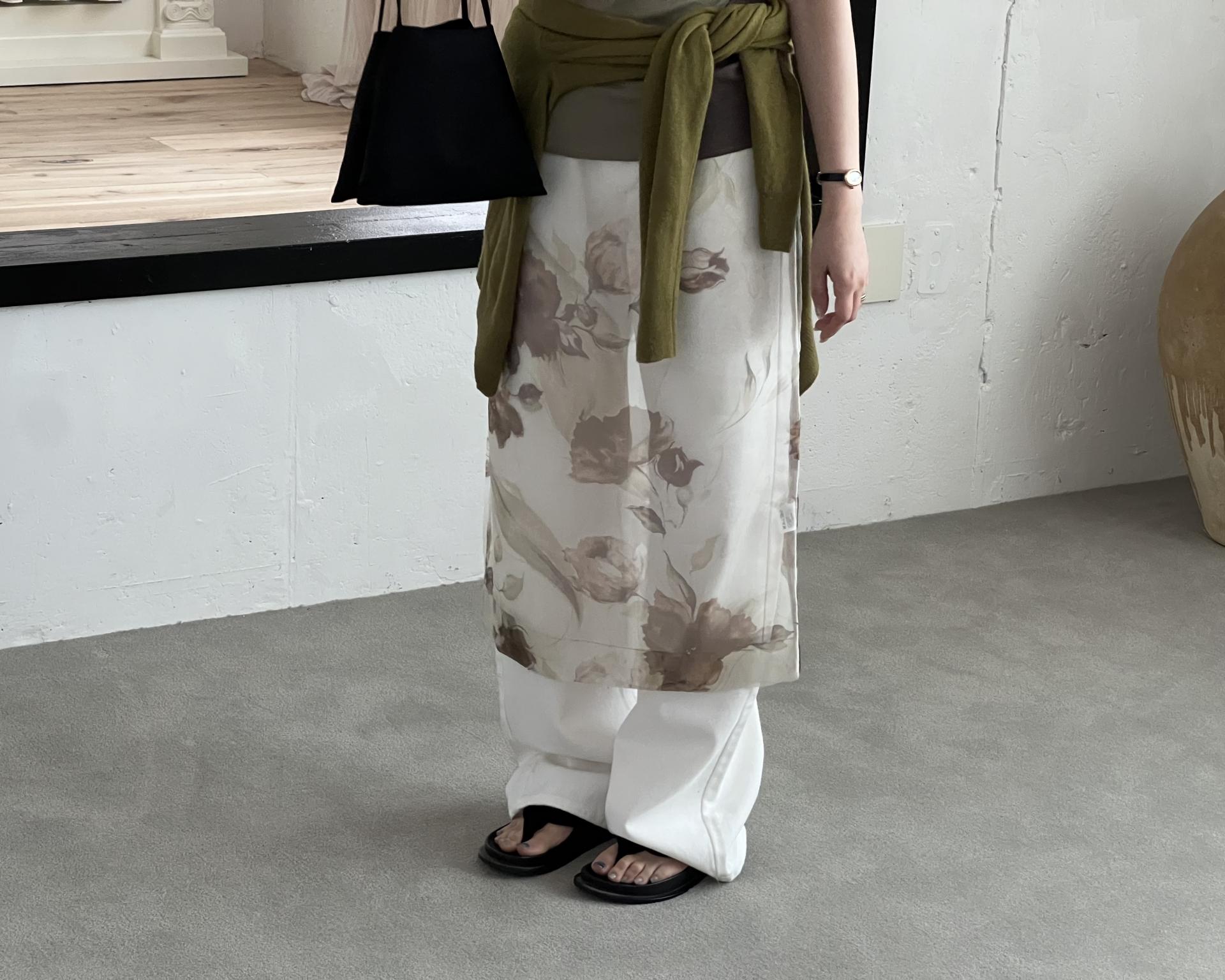 see layered skirt (grey/beige)