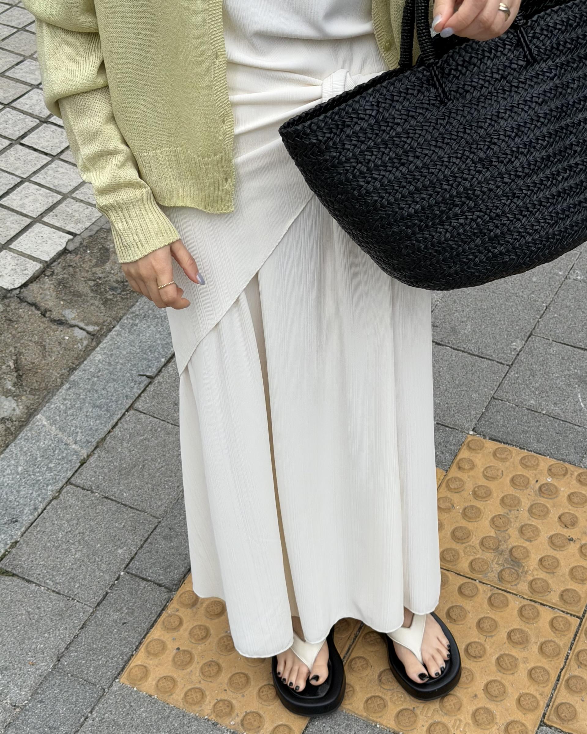 noodle skit (cream/black)
