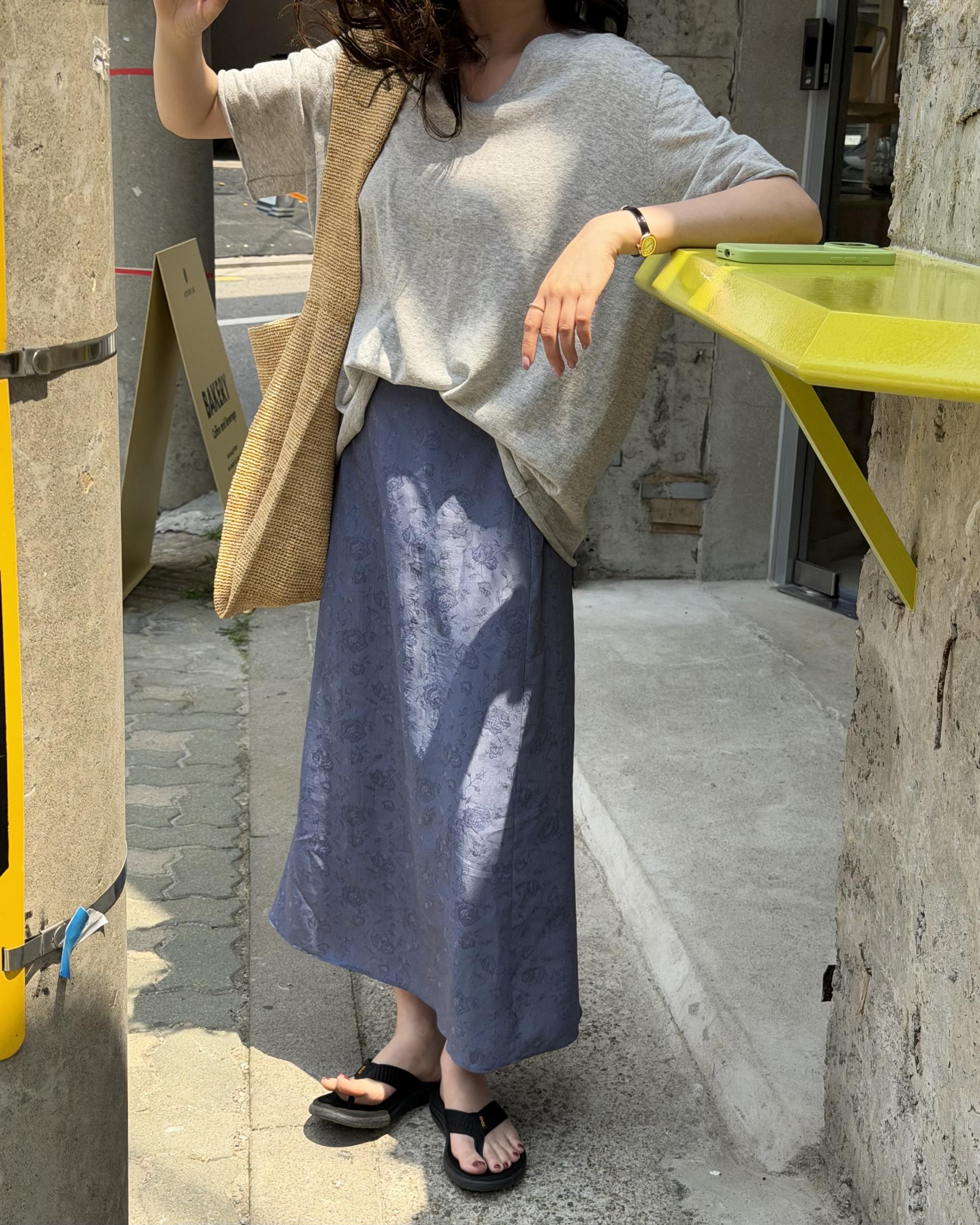 calm v-neck knit (grey/cream)