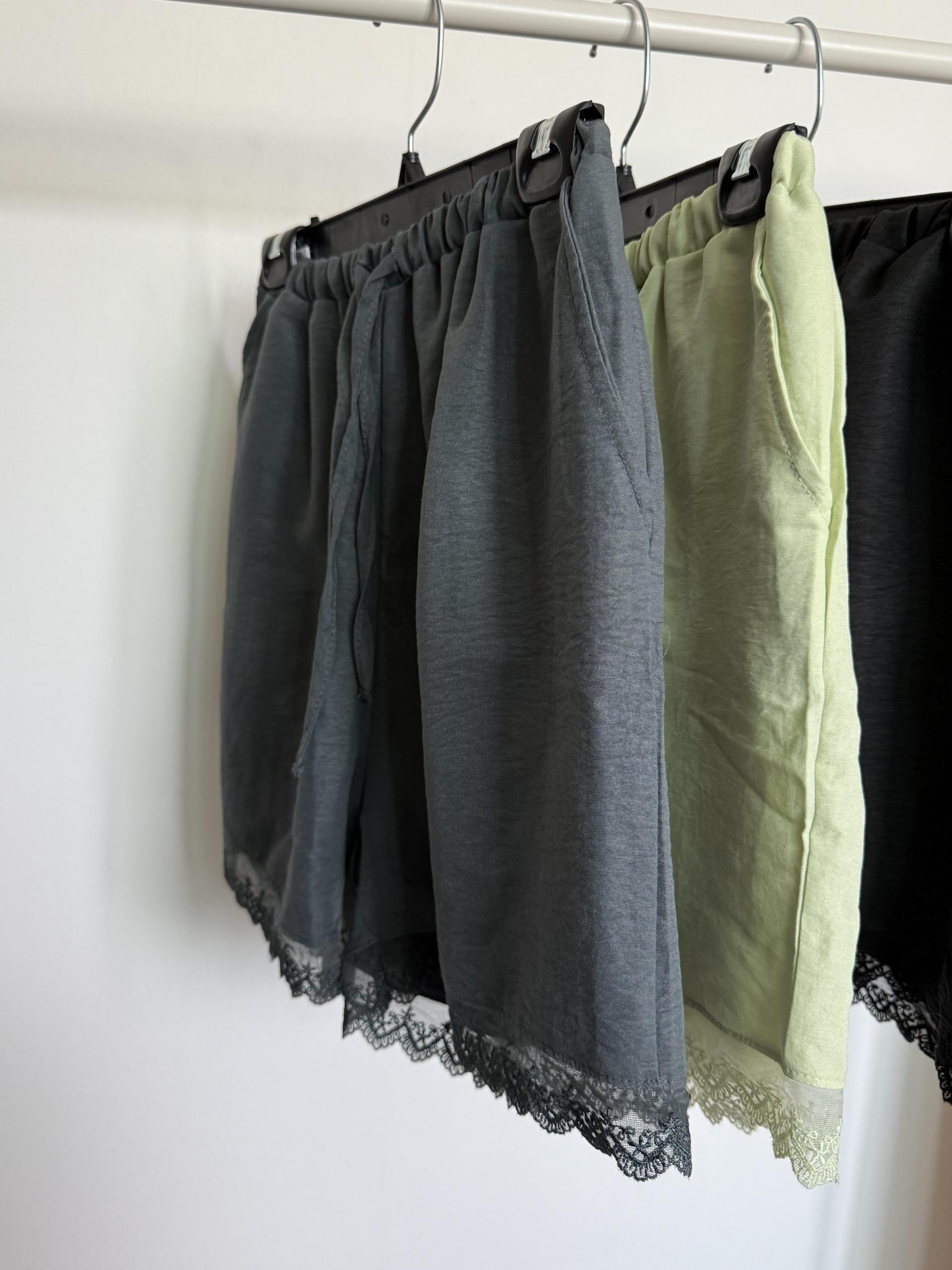 lagoon lace shorts (charcoal/melon/black)
