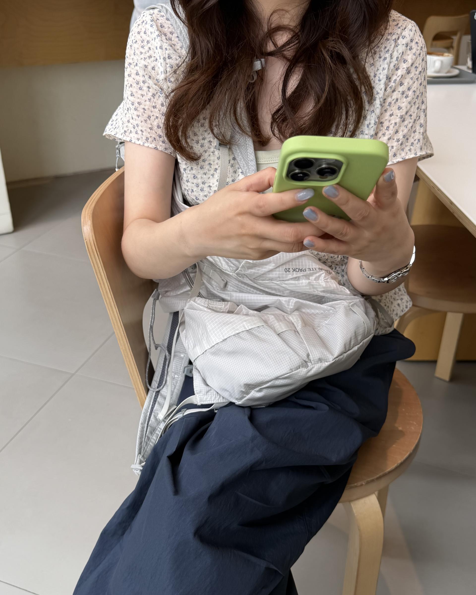 molly flower blouse (cream/navy)
