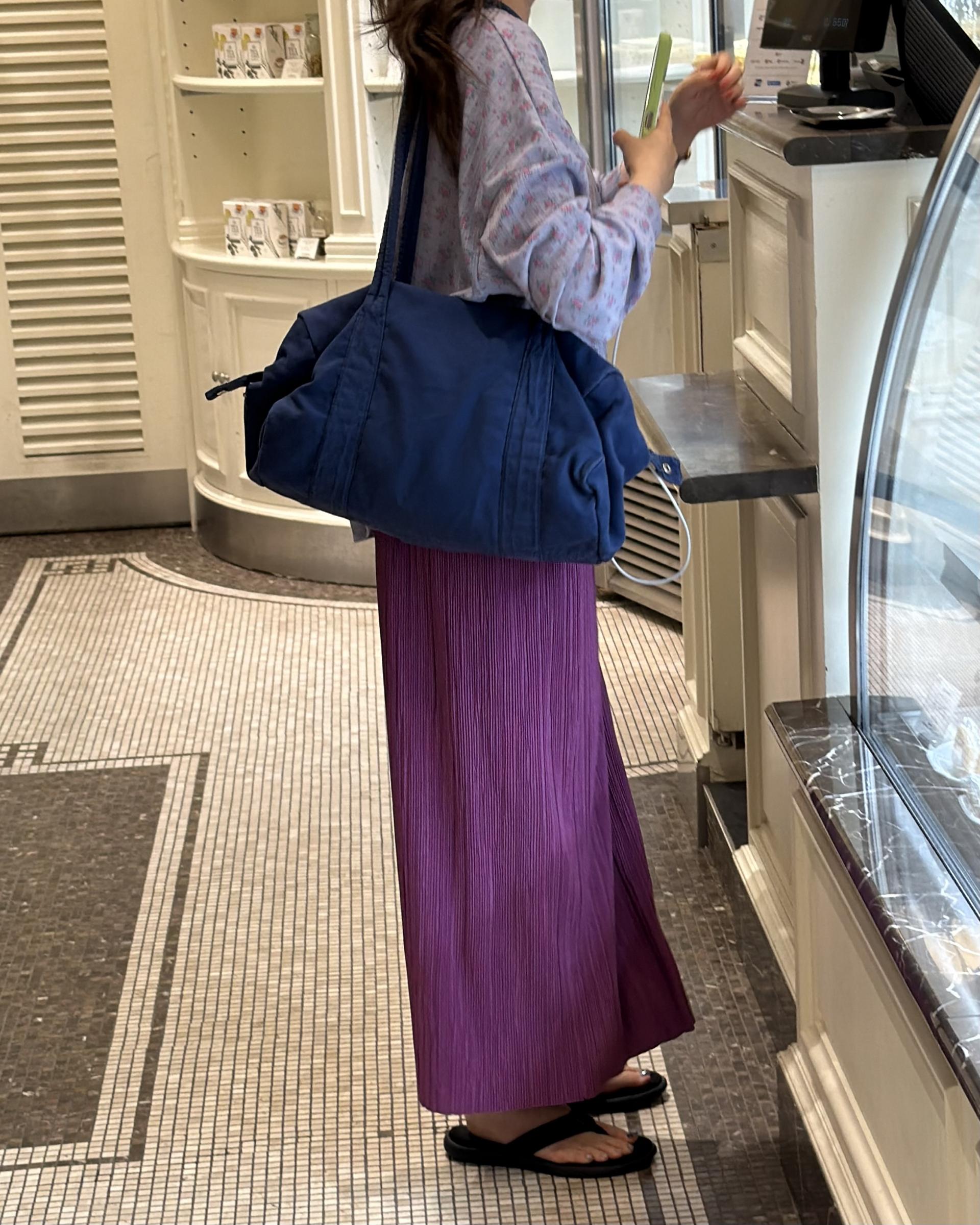 <made> pansy flower top