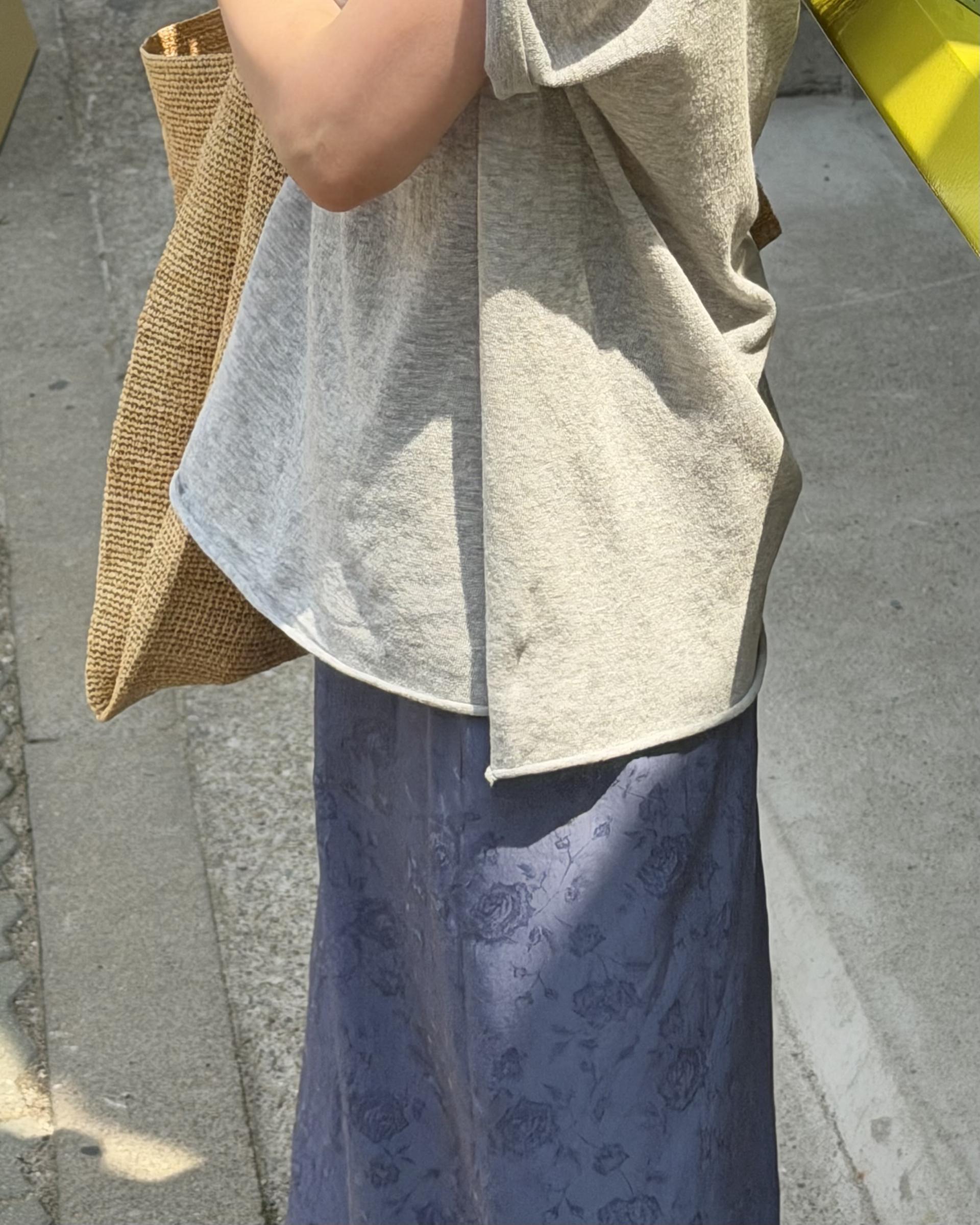 calm v-neck knit (grey/cream)