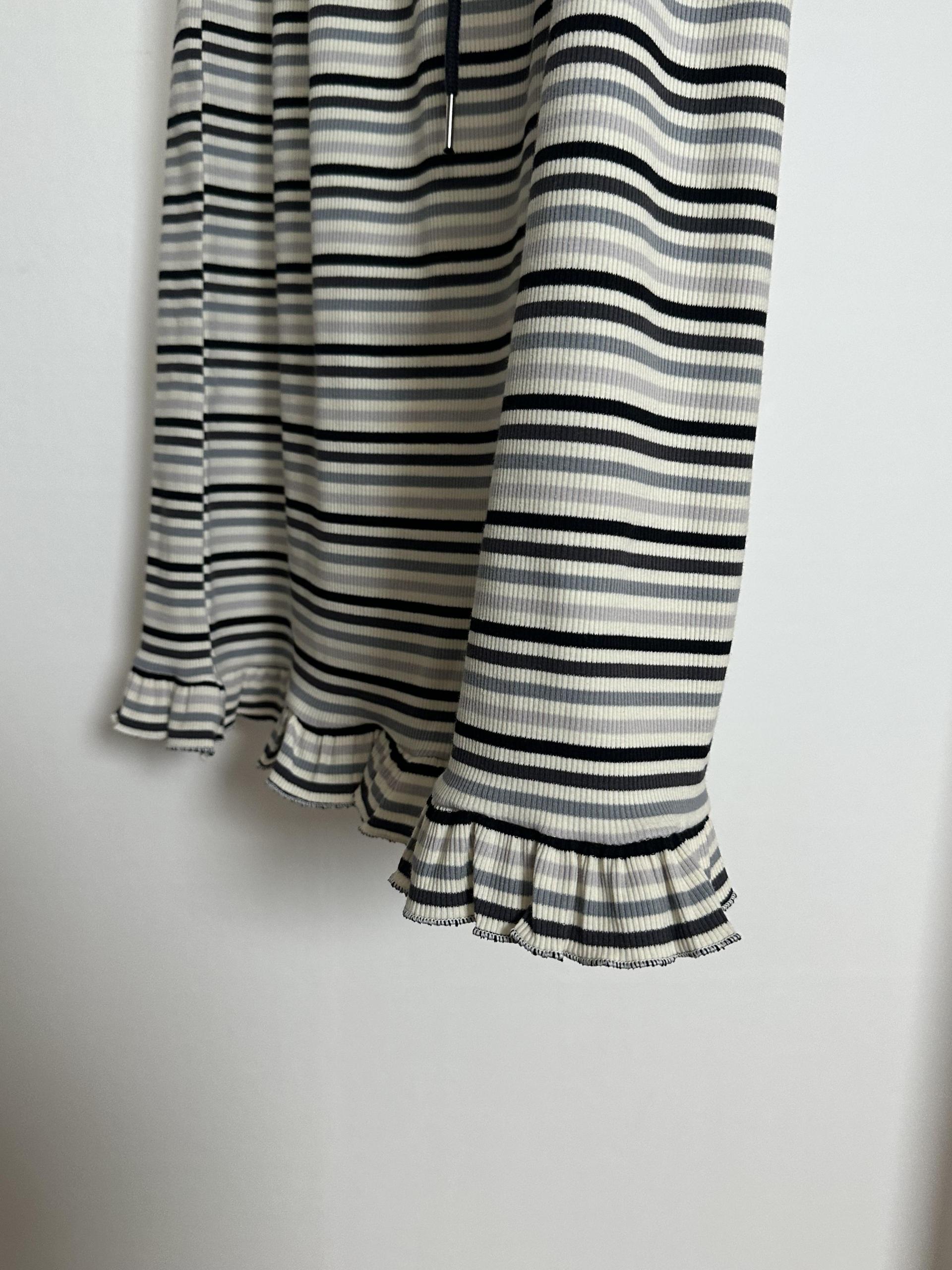 boo stripe banding skirt