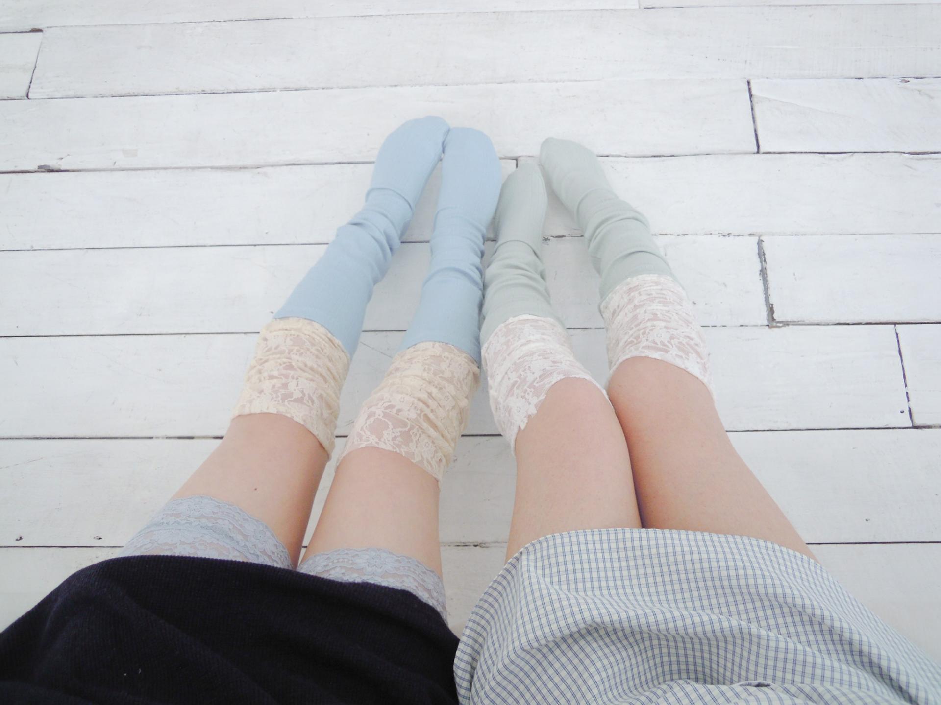 Lace layered over kneesocks / sky blue